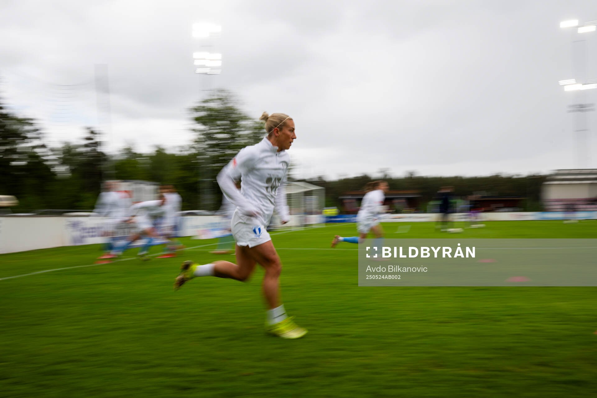 Malmö FFs spelare under uppvärmning inför fotbollsmatchen i Damallsvenskan mellan Vittsjö och Malmö FF den 24 maj 2025 i Vittsjö. 