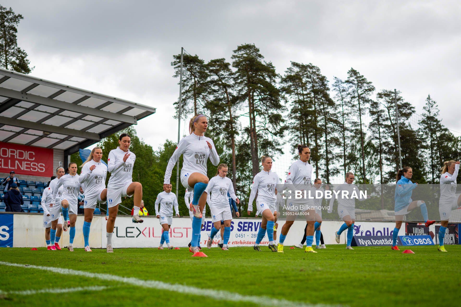 Malmö FFs spelare under uppvärmning inför fotbollsmatchen i Damallsvenskan mellan Vittsjö och Malmö FF den 24 maj 2025 i Vittsjö. 