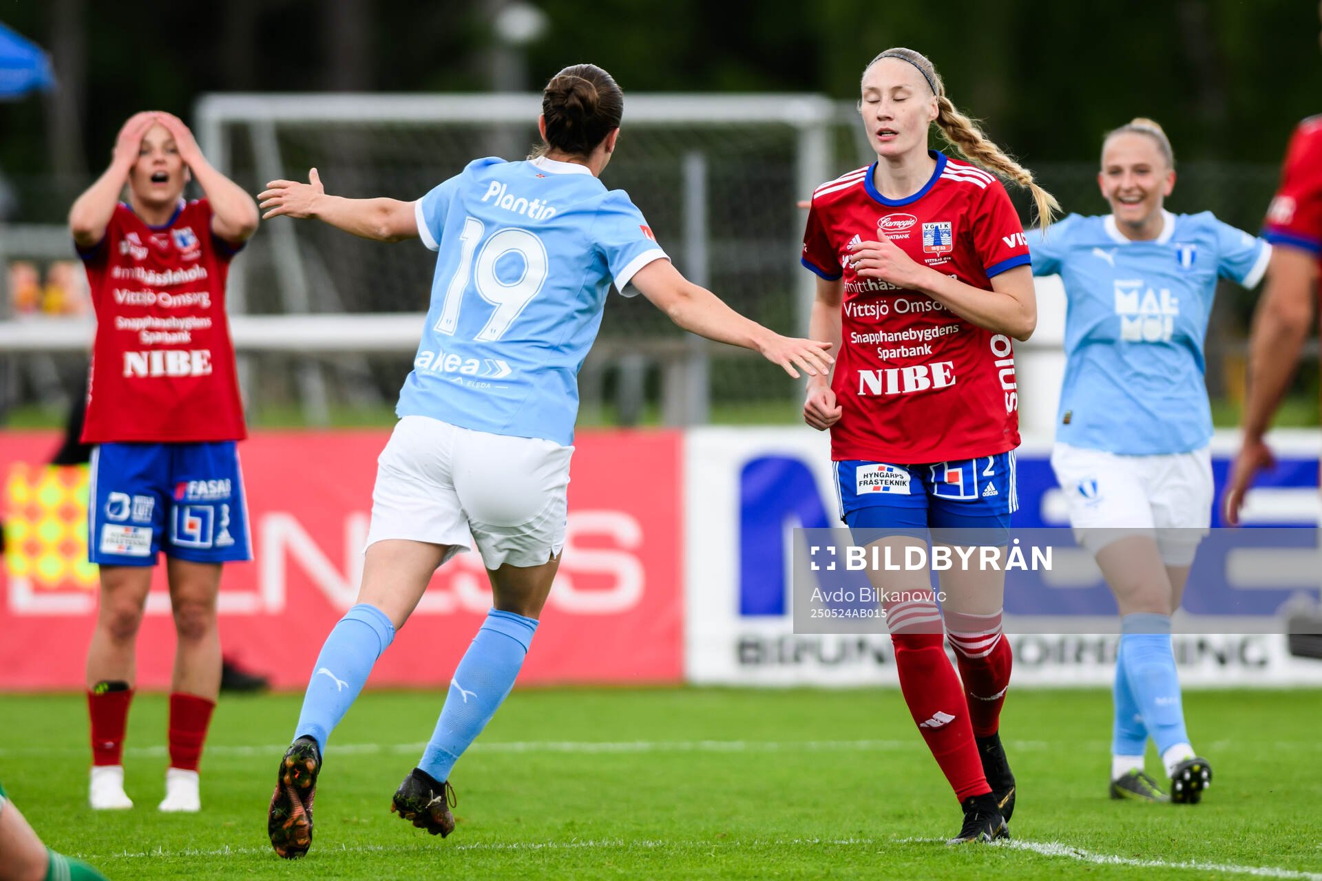 Malmö FFs Anna Plantin jublar efter 1-1 under fotbollsmatchen i Damallsvenskan mellan Vittsjö och Malmö FF den 24 maj 2025 i Vittsjö. 