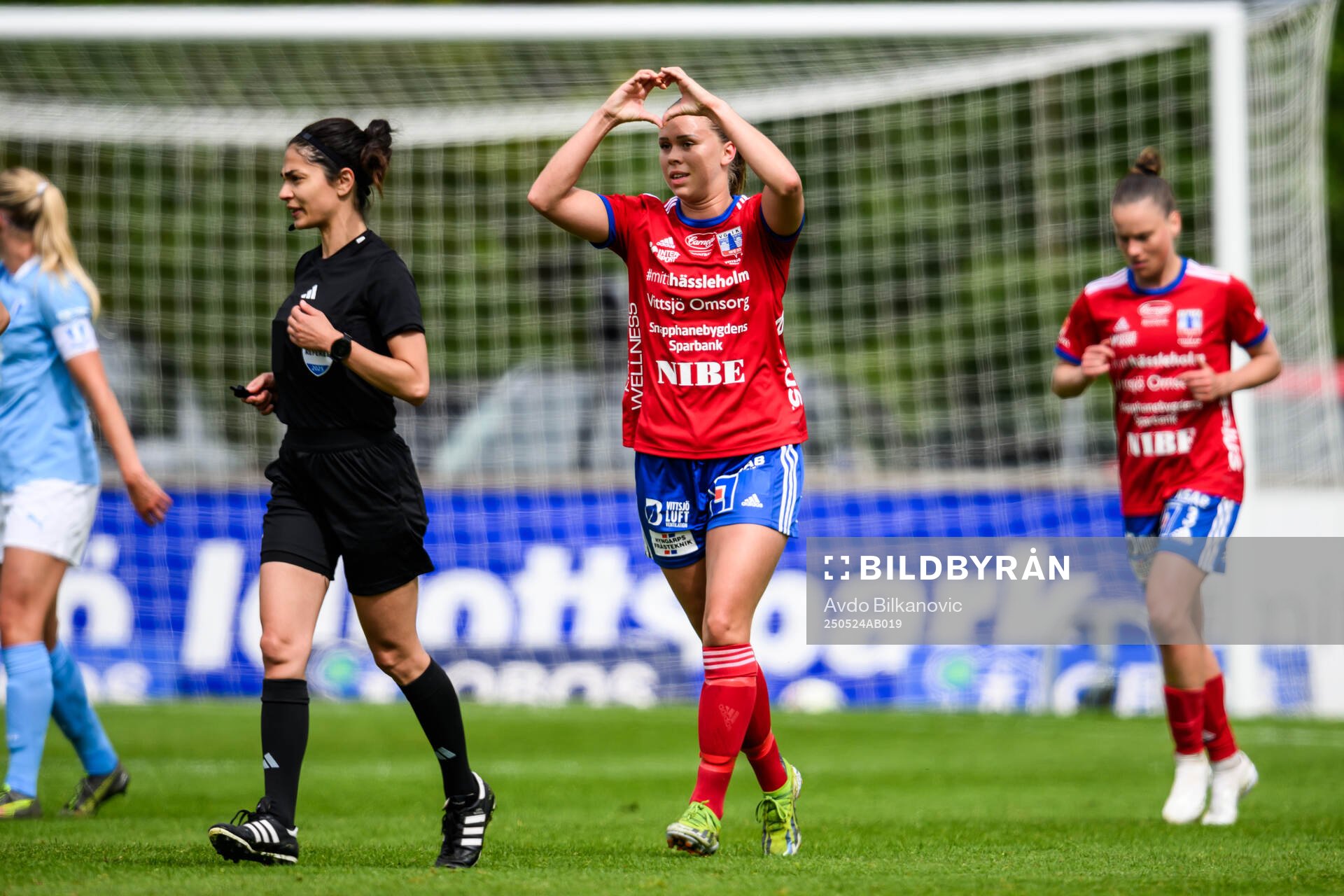 Vittsjös Hanna Ekengren jublar efter 2-1 under fotbollsmatchen i Damallsvenskan mellan Vittsjö och Malmö FF den 24 maj 2025 i Vittsjö.