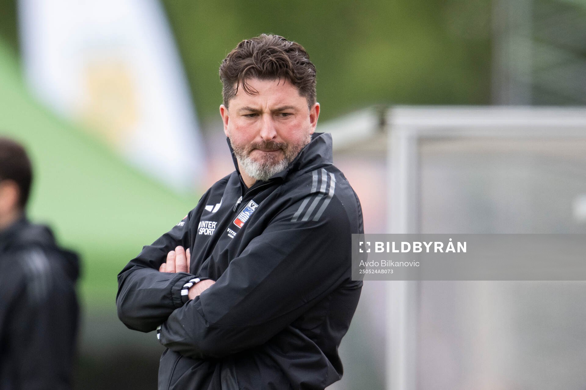 Vittsjös tränare Mladen Blagojevic under fotbollsmatchen i Damallsvenskan mellan Vittsjö och Malmö FF den 24 maj 2025 i Vittsjö. 