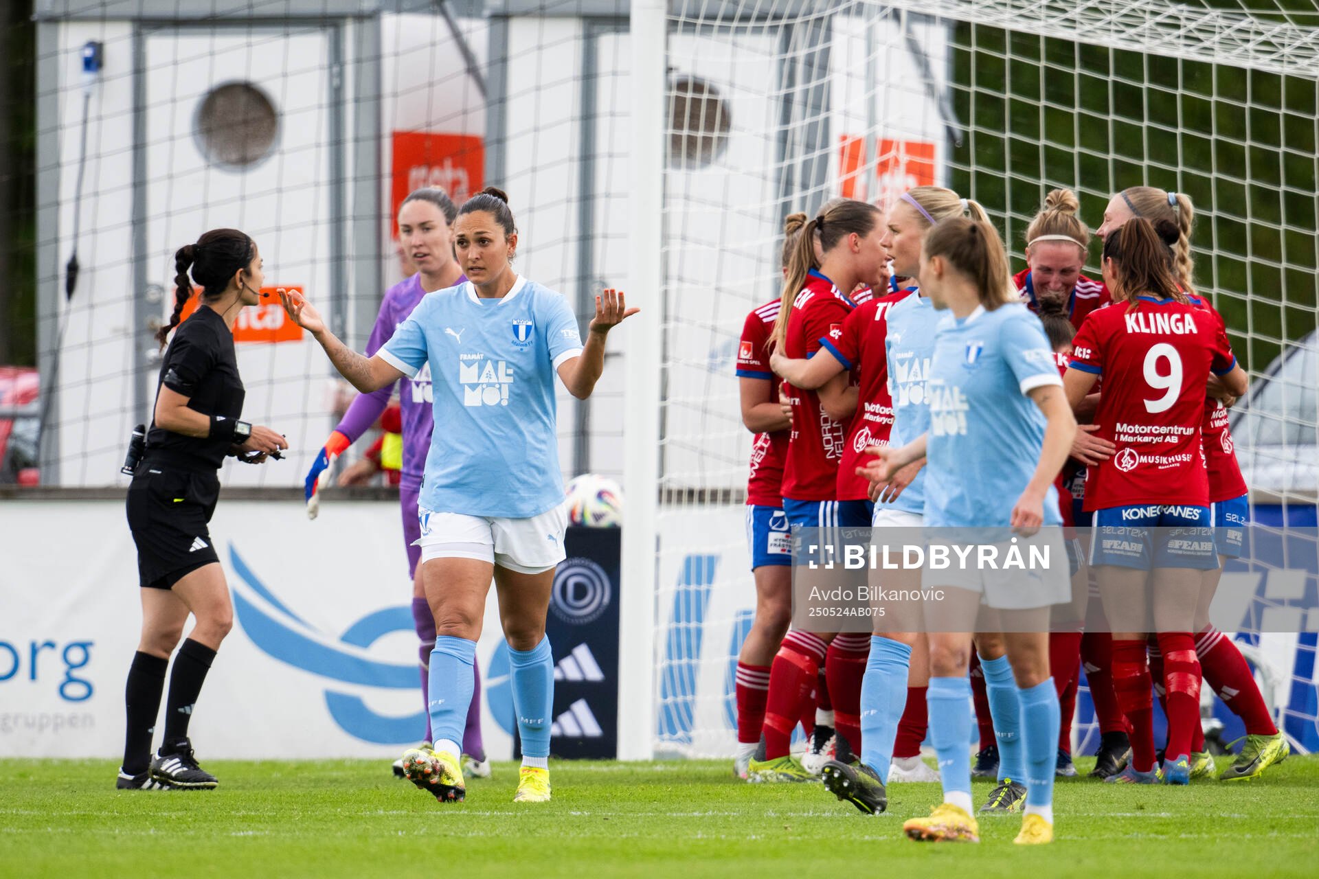Malmö FFs Isabella D'Aquila agerar