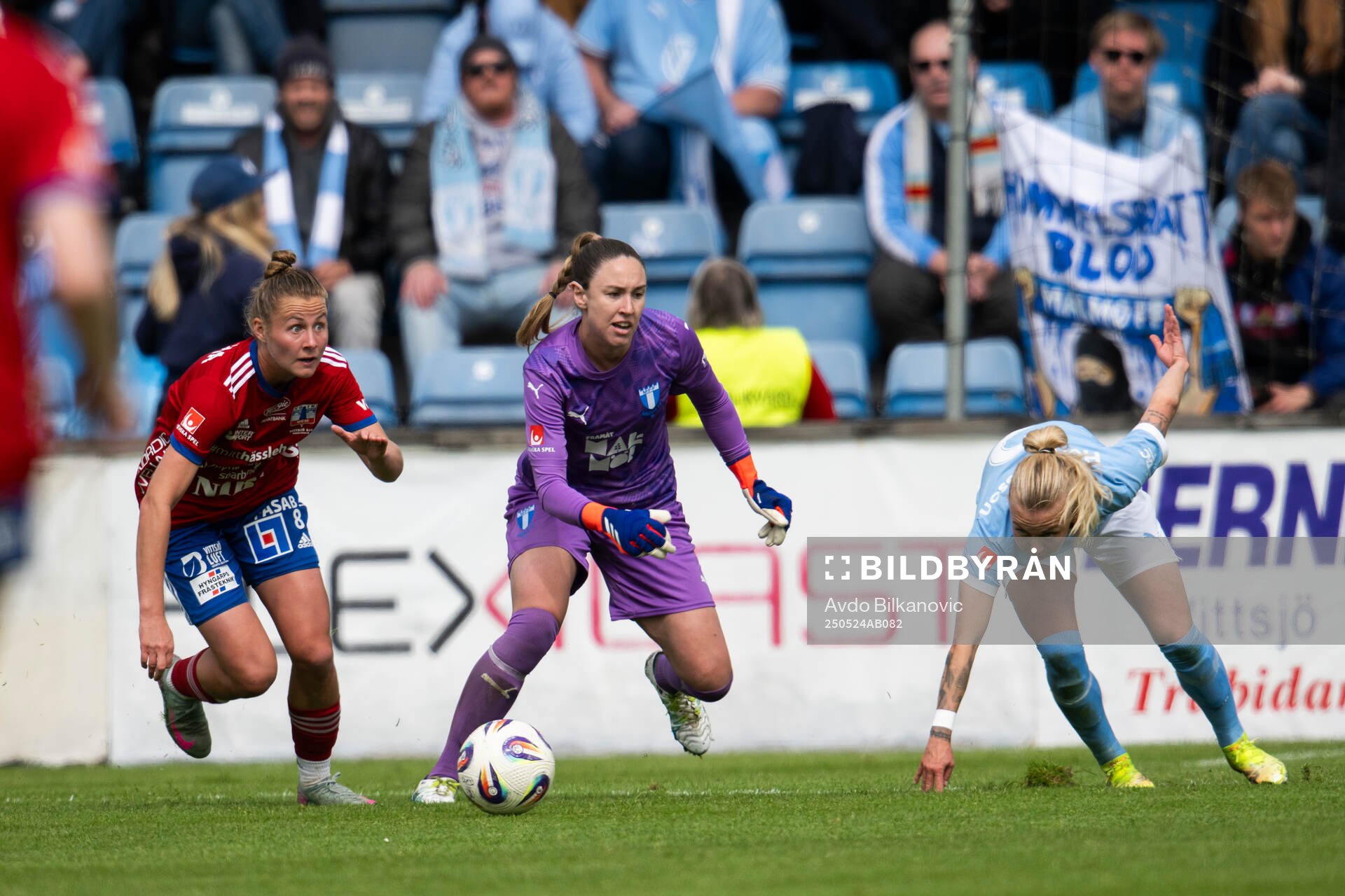 Vittsjös Sofie Rewucha och Malmö FFs målvakt Moa Öhman