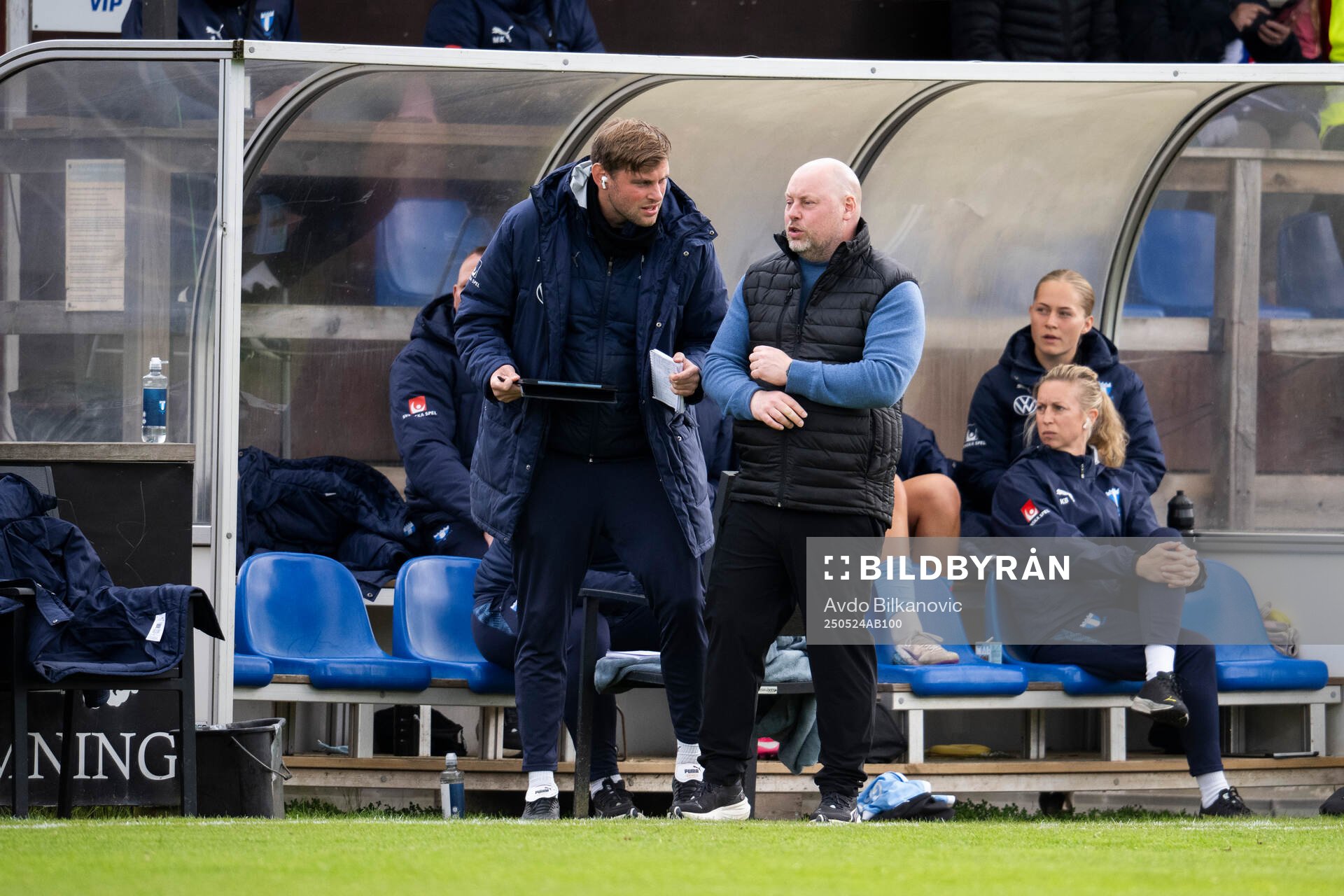 Malmö FFs tränare Jonas Valfridsson under fotbollsmatchen i Damallsvenskan mellan Vittsjö och Malmö FF den 24 maj 2025 i Vittsjö. 