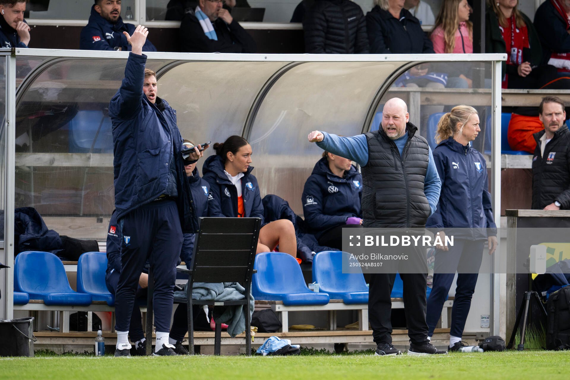 Malmö FFs tränare Jonas Valfridsson under fotbollsmatchen i Damallsvenskan mellan Vittsjö och Malmö FF den 24 maj 2025 i Vittsjö. 