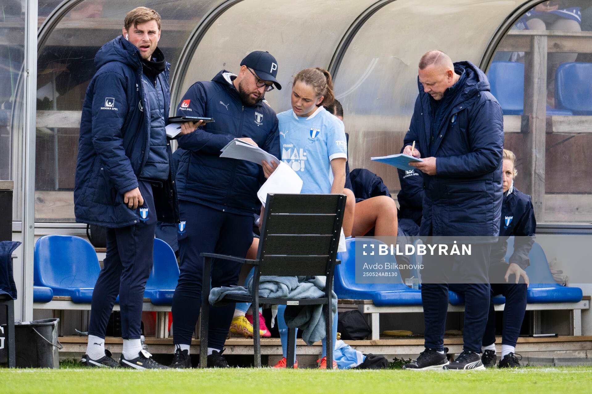 Malmö FFs Matilda Kristell gör sig redo för inhop under fotbollsmatchen i Damallsvenskan mellan Vittsjö och Malmö FF den 24 maj 2025 i Vittsjö.