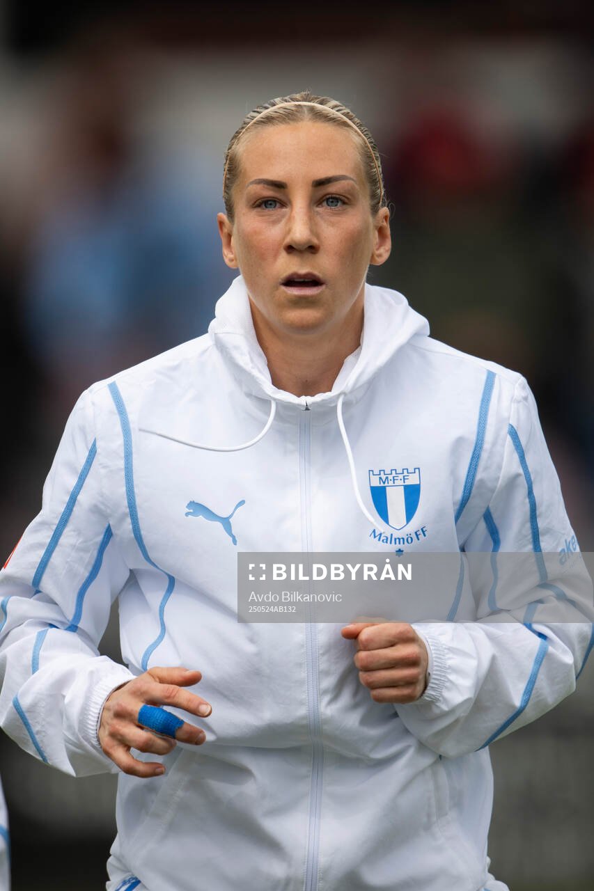 Malmö FFs Mia Persson under fotbollsmatchen i Damallsvenskan mellan Vittsjö och Malmö FF den 24 maj 2025 i Vittsjö. 