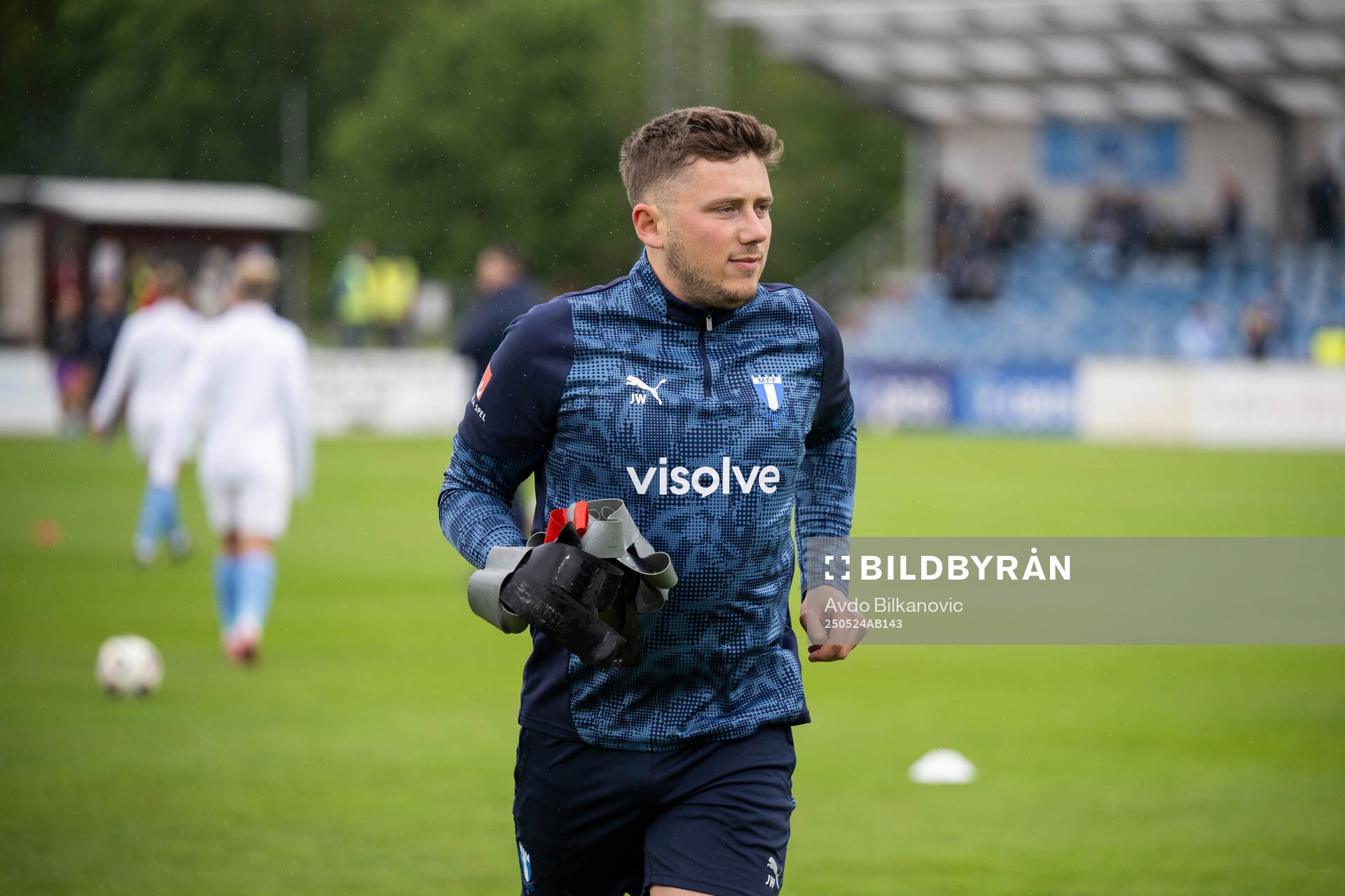Malmö FFs fystränare Jared Wallaceunder fotbollsmatchen i Damallsvenskan mellan Vittsjö och Malmö FF den 24 maj 2025 i Vittsjö. 