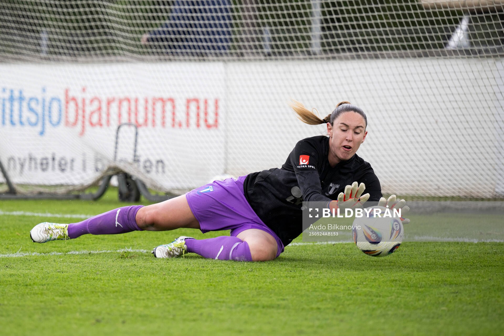 Malmö FFs målvakt Moa Öhman under fotbollsmatchen i Damallsvenskan mellan Vittsjö och Malmö FF den 24 maj 2025 i Vittsjö. 