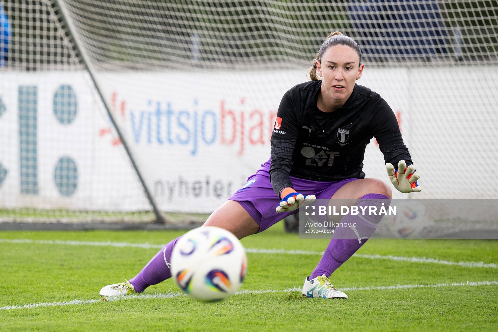 Malmö FFs målvakt Moa Öhman under fotbollsmatchen i Damallsvenskan mellan Vittsjö och Malmö FF den 24 maj 2025 i Vittsjö. 
