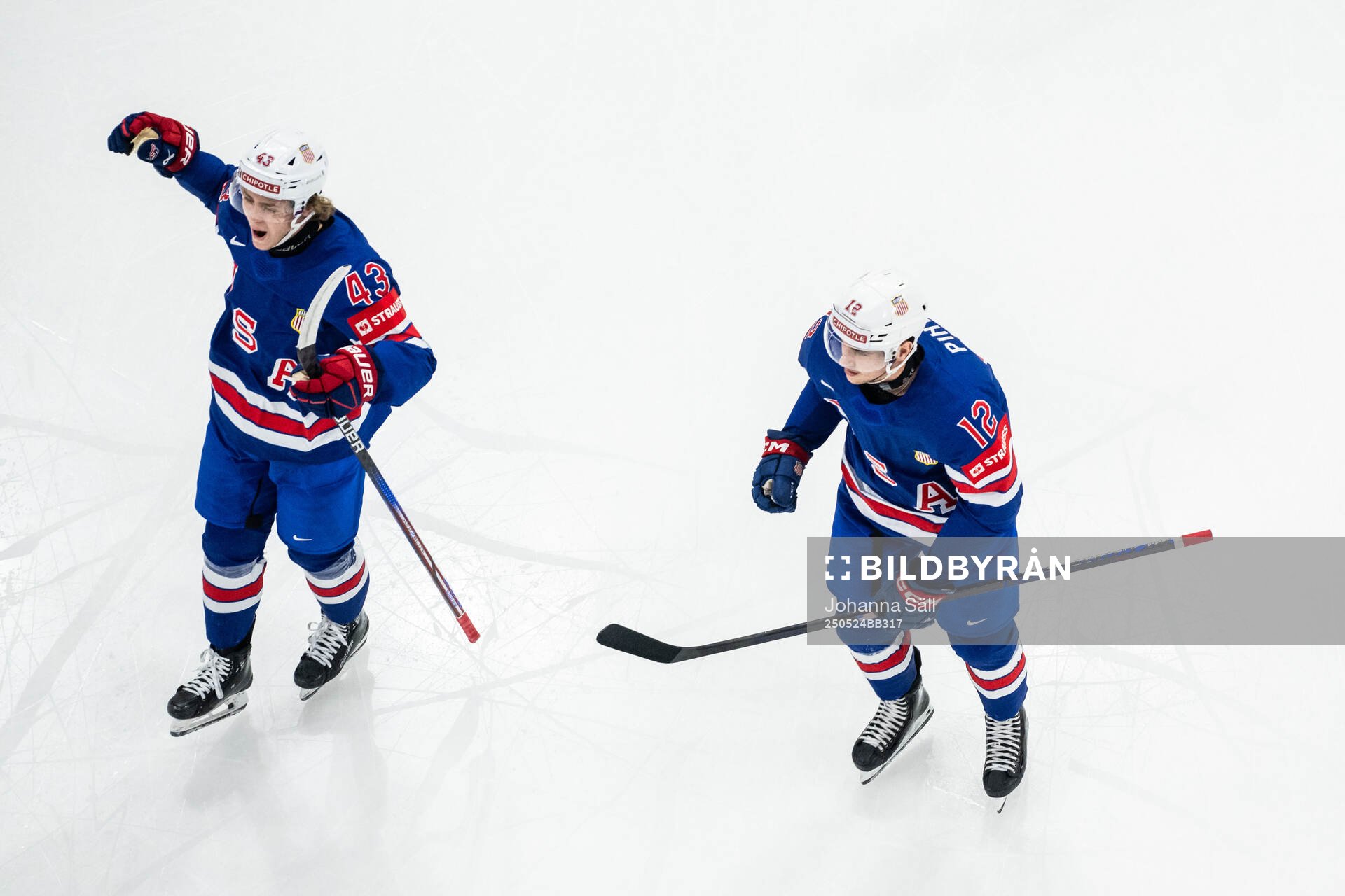 Will Smith and Shane Pinto of USA celebrates