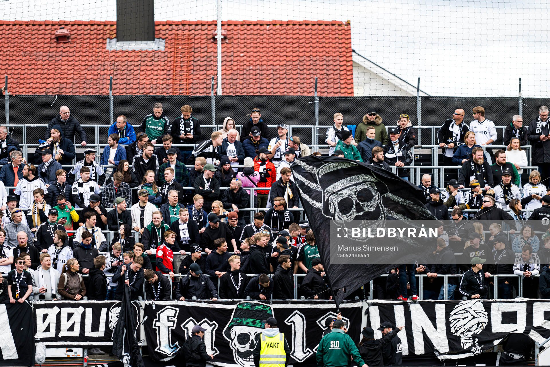 Spectators in the stands ahead of the Eliteserien match between Bodø/Glimt and Rosenborg on May 24, 2025 in Bodø.