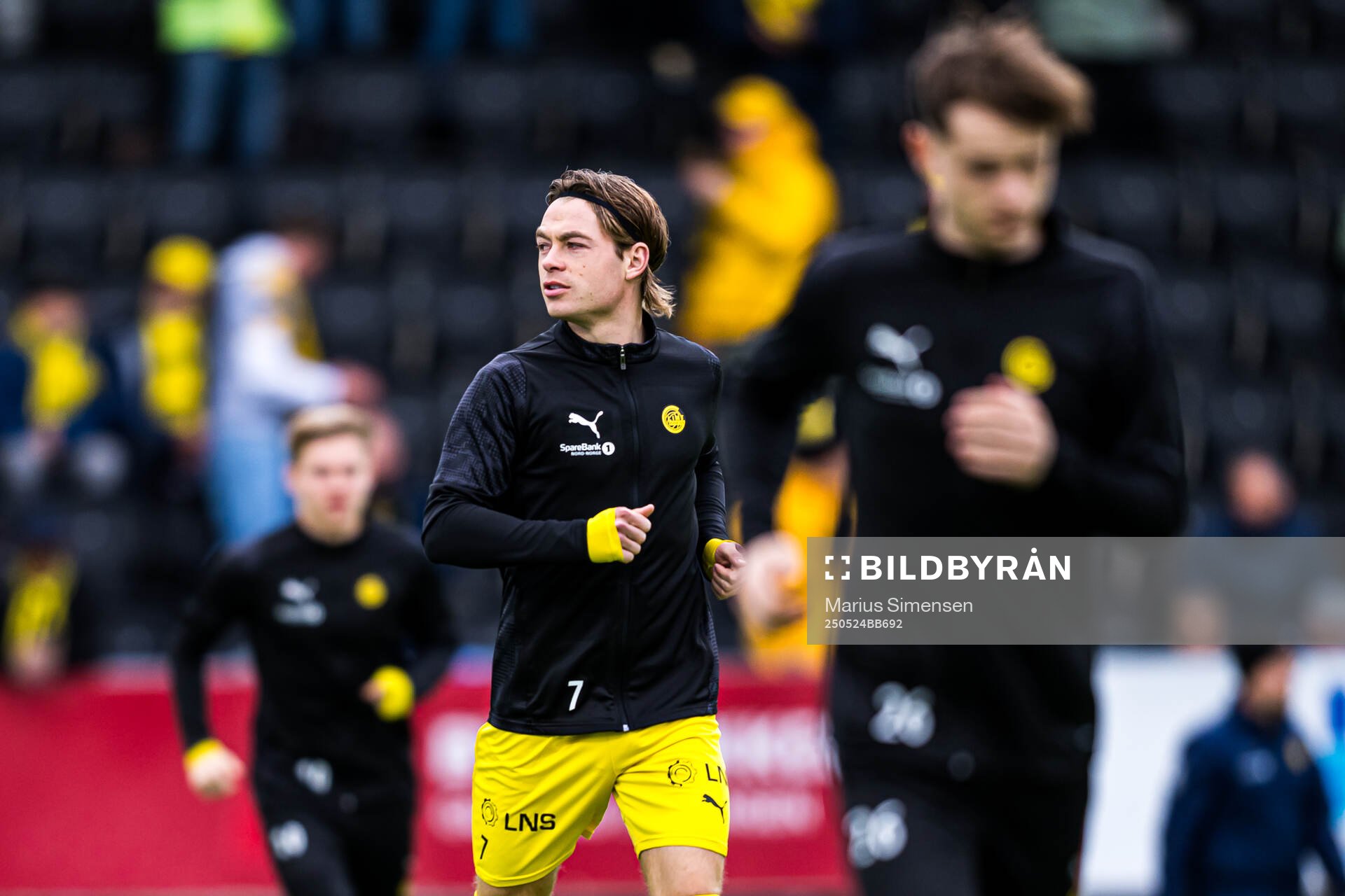 Patrick Berg of Bodø/Glimt warms up ahead of the Eliteserien match between Bodø/Glimt and Rosenborg on May 24, 2025 in Bodø.