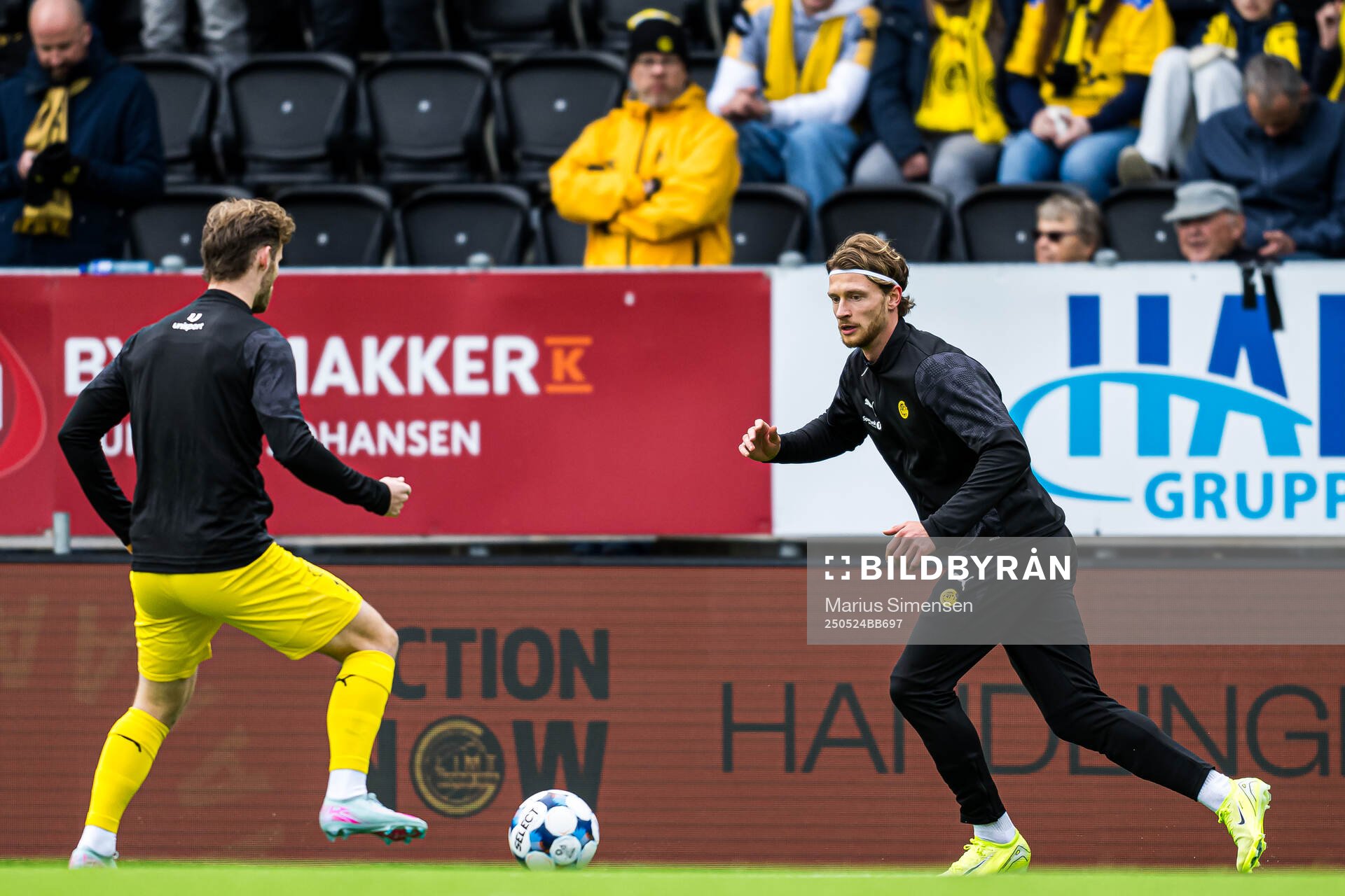 Kasper Høgh of Bodø/Glimt warms up ahead of the Eliteserien match between Bodø/Glimt and Rosenborg on May 24, 2025 in Bodø.