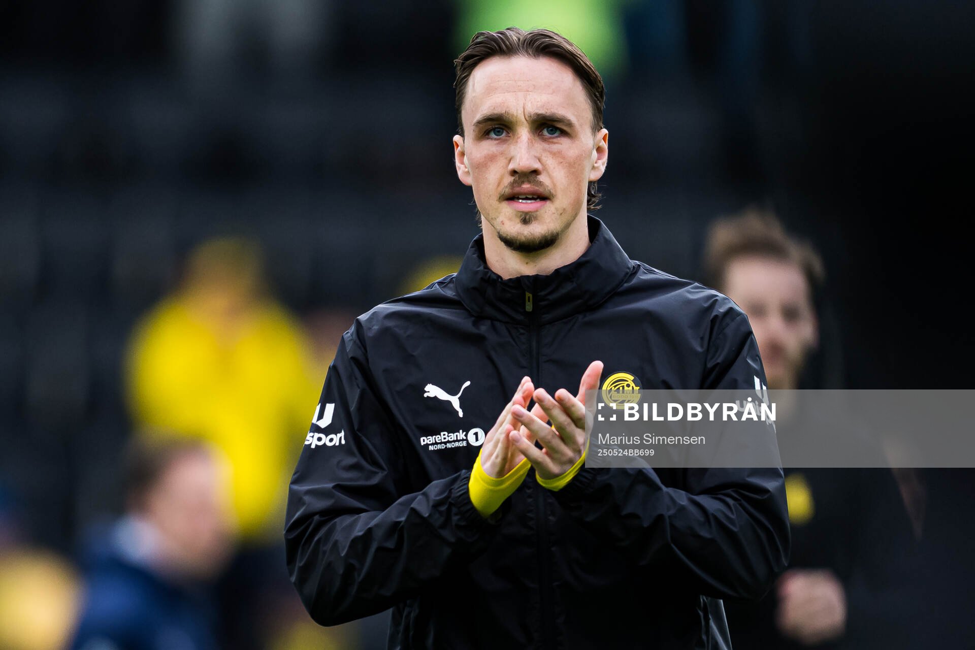 Andreas Helmersen of Bodø/Glimt warms up ahead of the Eliteserien match between Bodø/Glimt and Rosenborg on May 24, 2025 in Bodø.