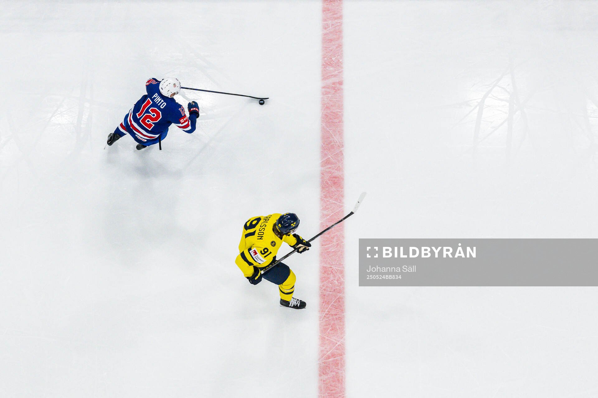 Shane Pinto of USA and Leo Carlsson of Sweden