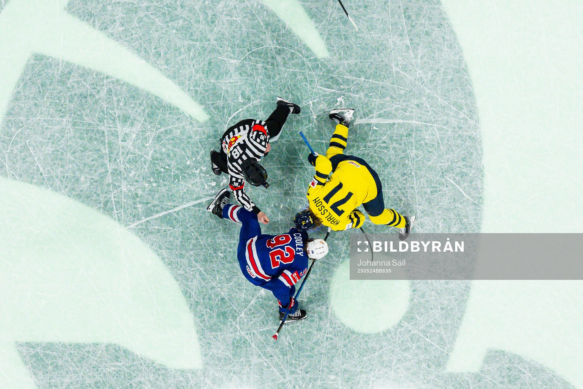 Logan Cooley of USA and William Karlsson of Sweden