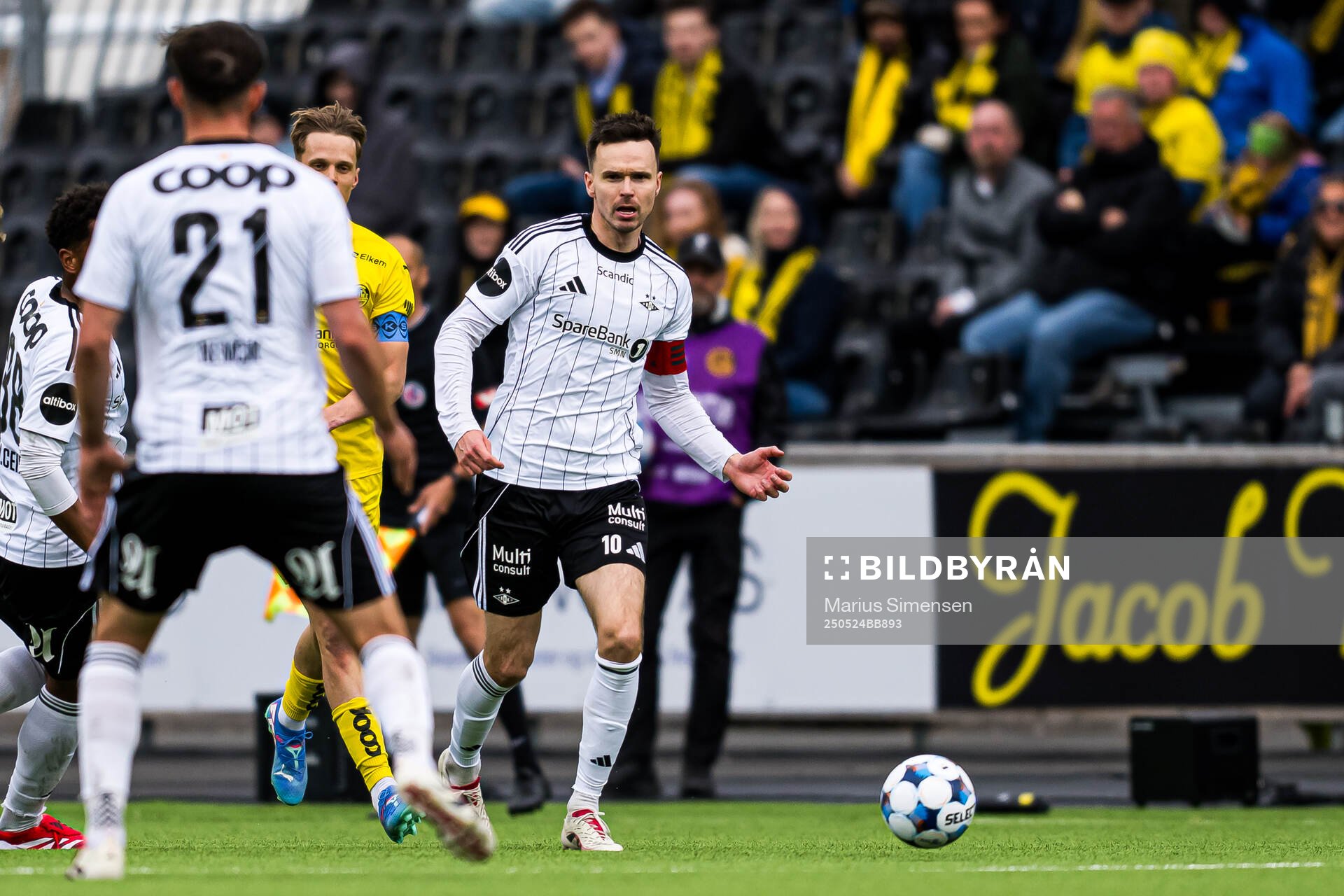 Ole Kristian Selnæs of Rosenborg during the Eliteserien match between Bodø/Glimt and Rosenborg on May 24, 2025 in Bodø.