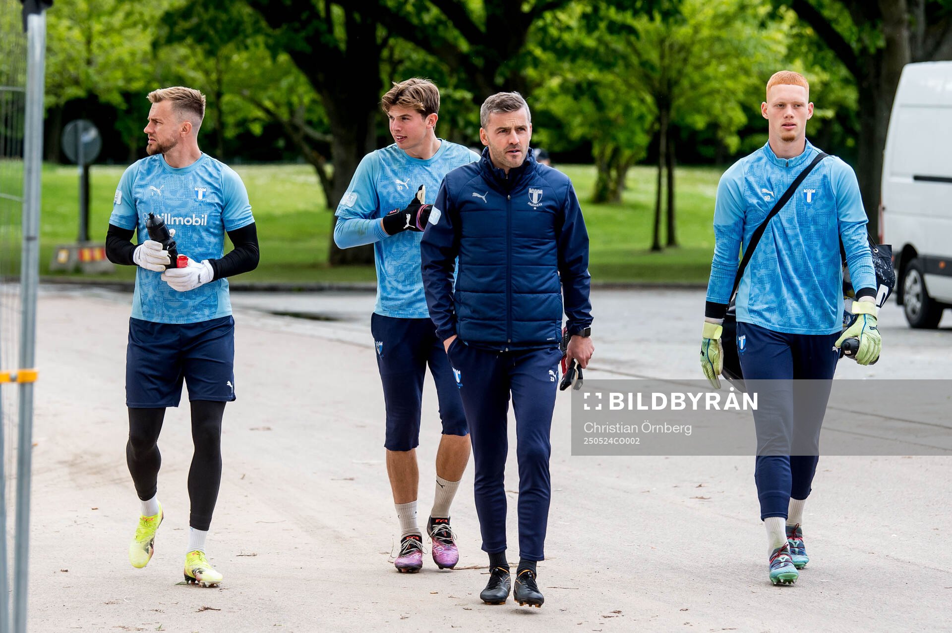 Målvakt Ricardo Friedrich, målvakt Melker Ellborg och målvakt Joakim Persson inför en träning med Malmö FF den 24 maj 2025 i Malmö. 