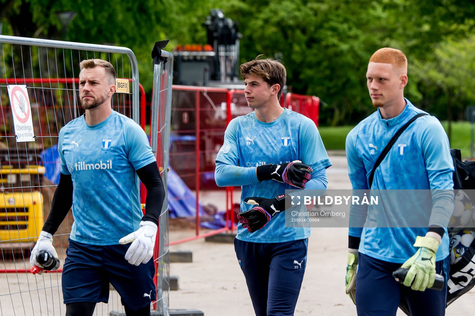 Målvakt Ricardo Friedrich, målvakt Melker Ellborg och målvakt Joakim Persson inför en träning med Malmö FF den 24 maj 2025 i Malmö. 
