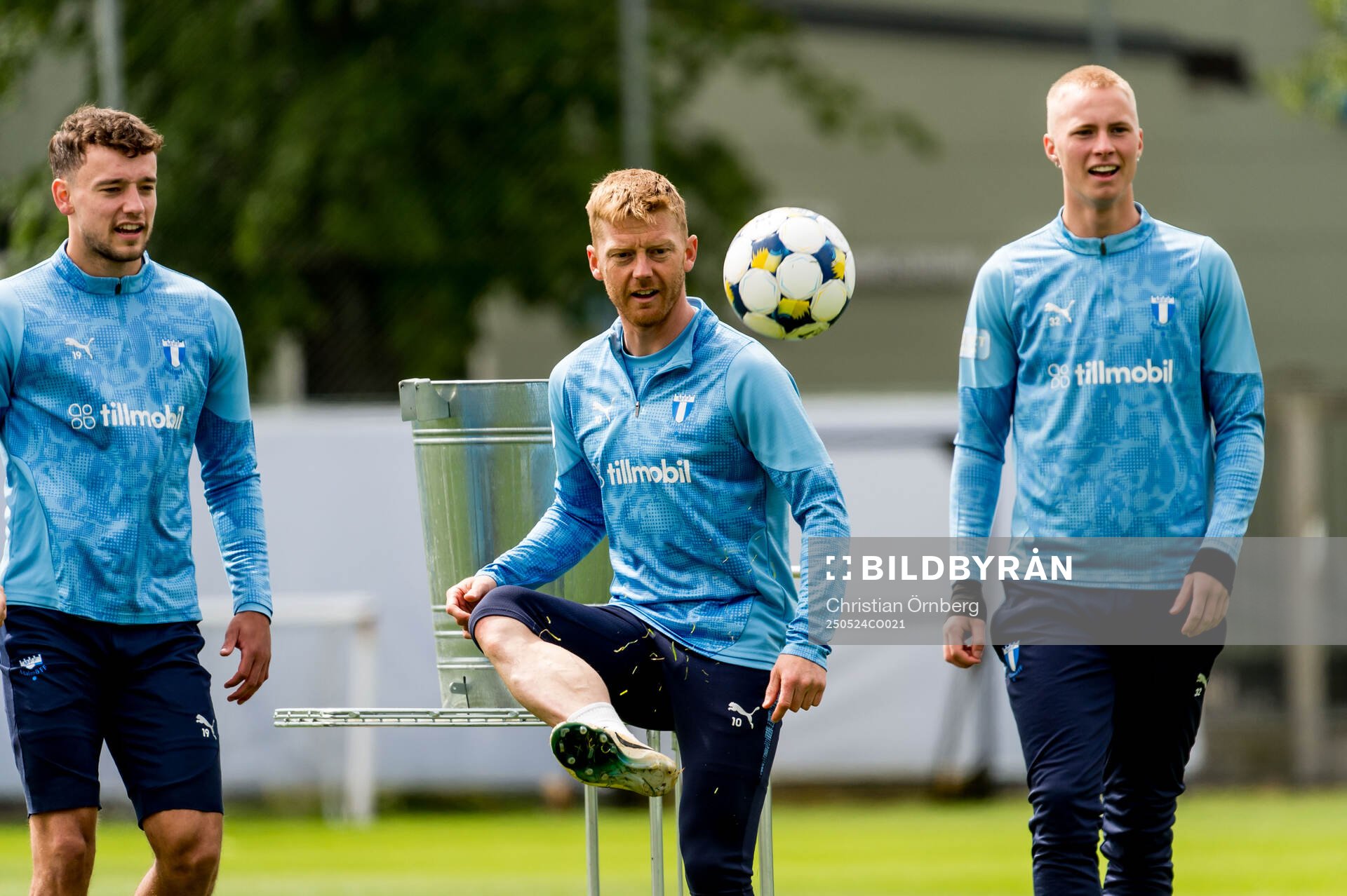 Colin Rösler, Anders Christiansen och Daniel Gudjohnsen under en träning med Malmö FF den 24 maj 2025 i Malmö. 