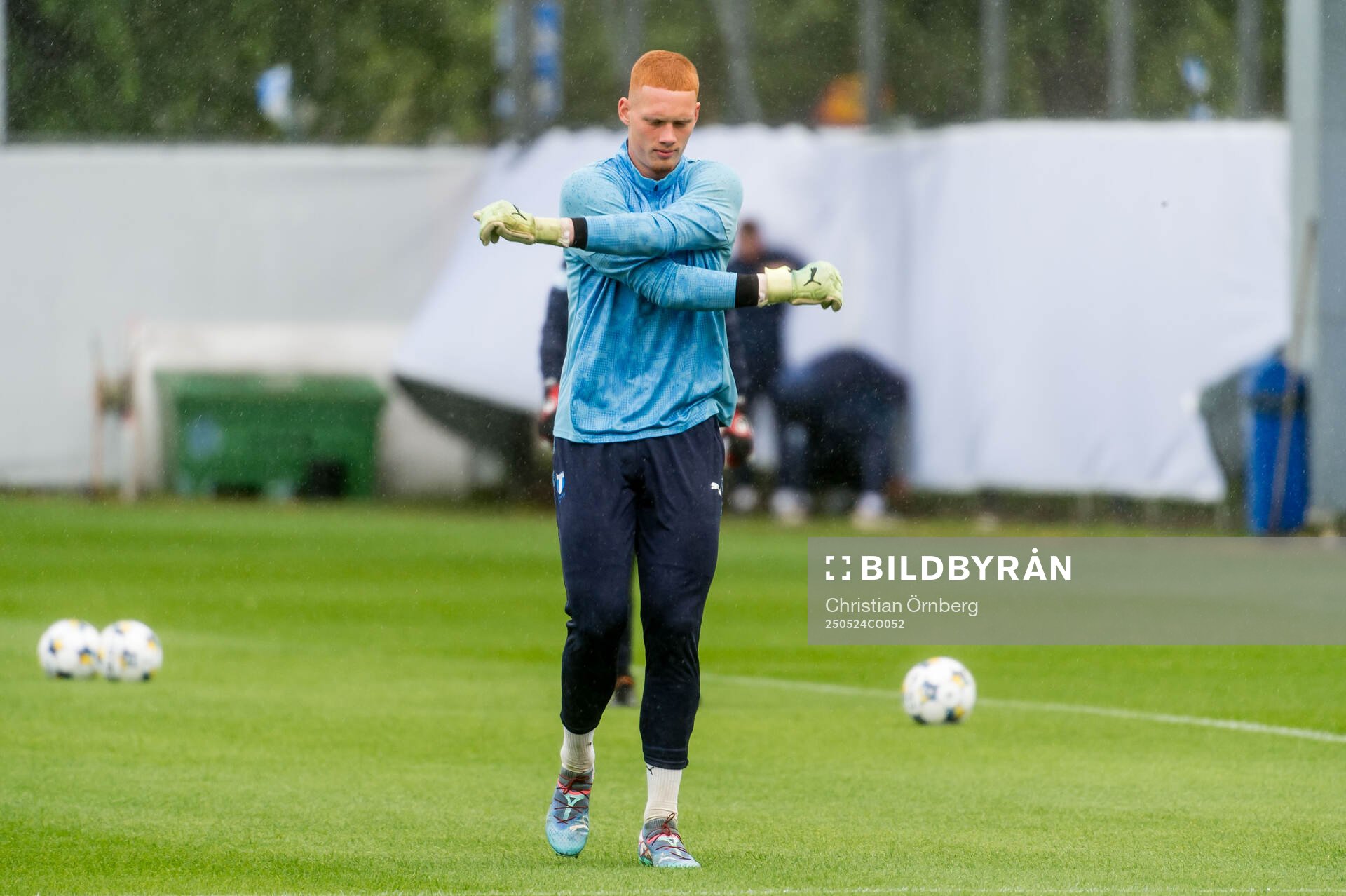 Målvakt Joakim Persson under en träning med Malmö FF den 24 maj 2025 i Malmö. 