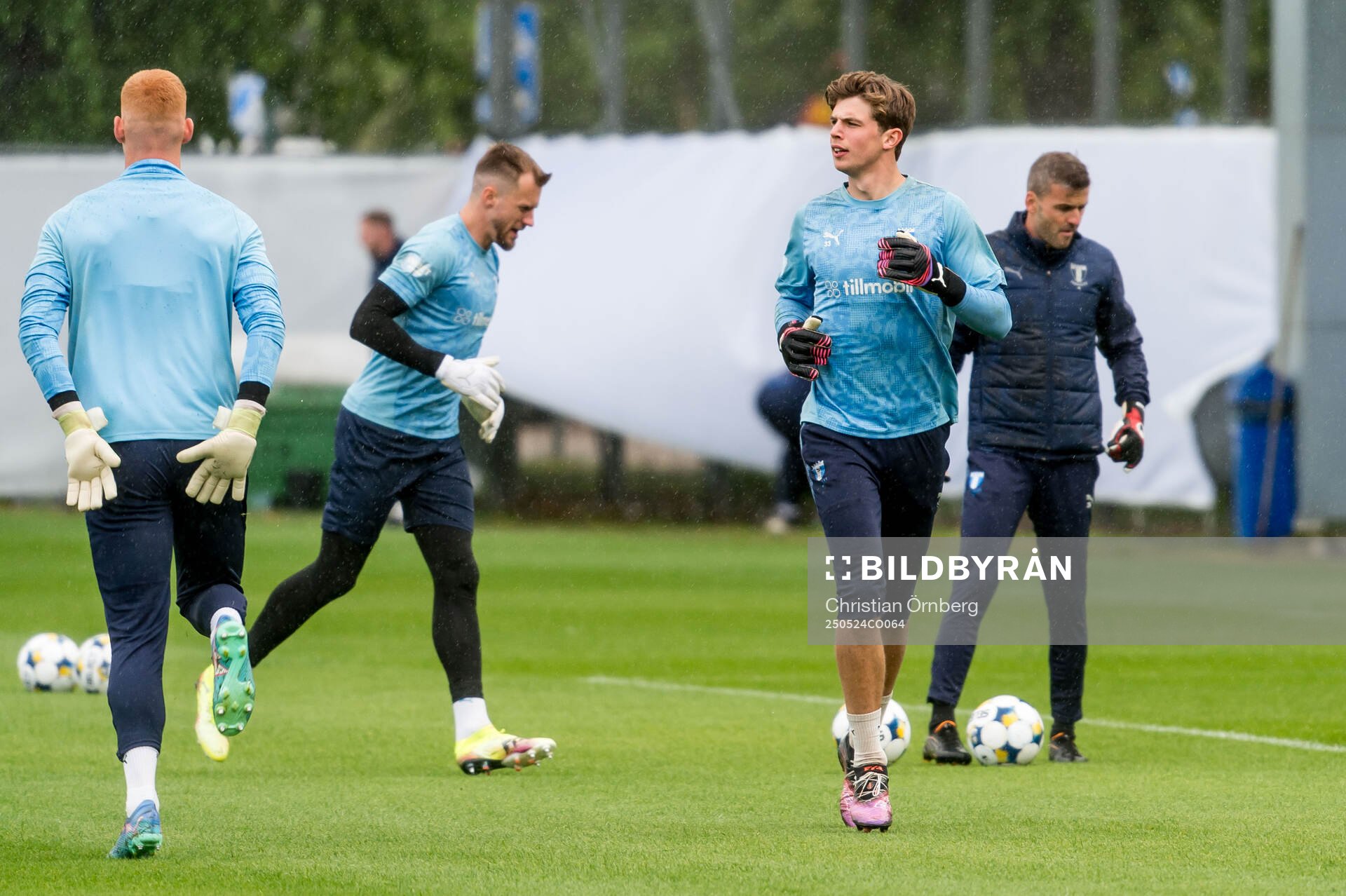 Målvakt Joakim Persson, målvakt Ricardo Friedrich och målvakt Melker Ellborg under en träning med Malmö FF den 24 maj 2025 i Malmö. 