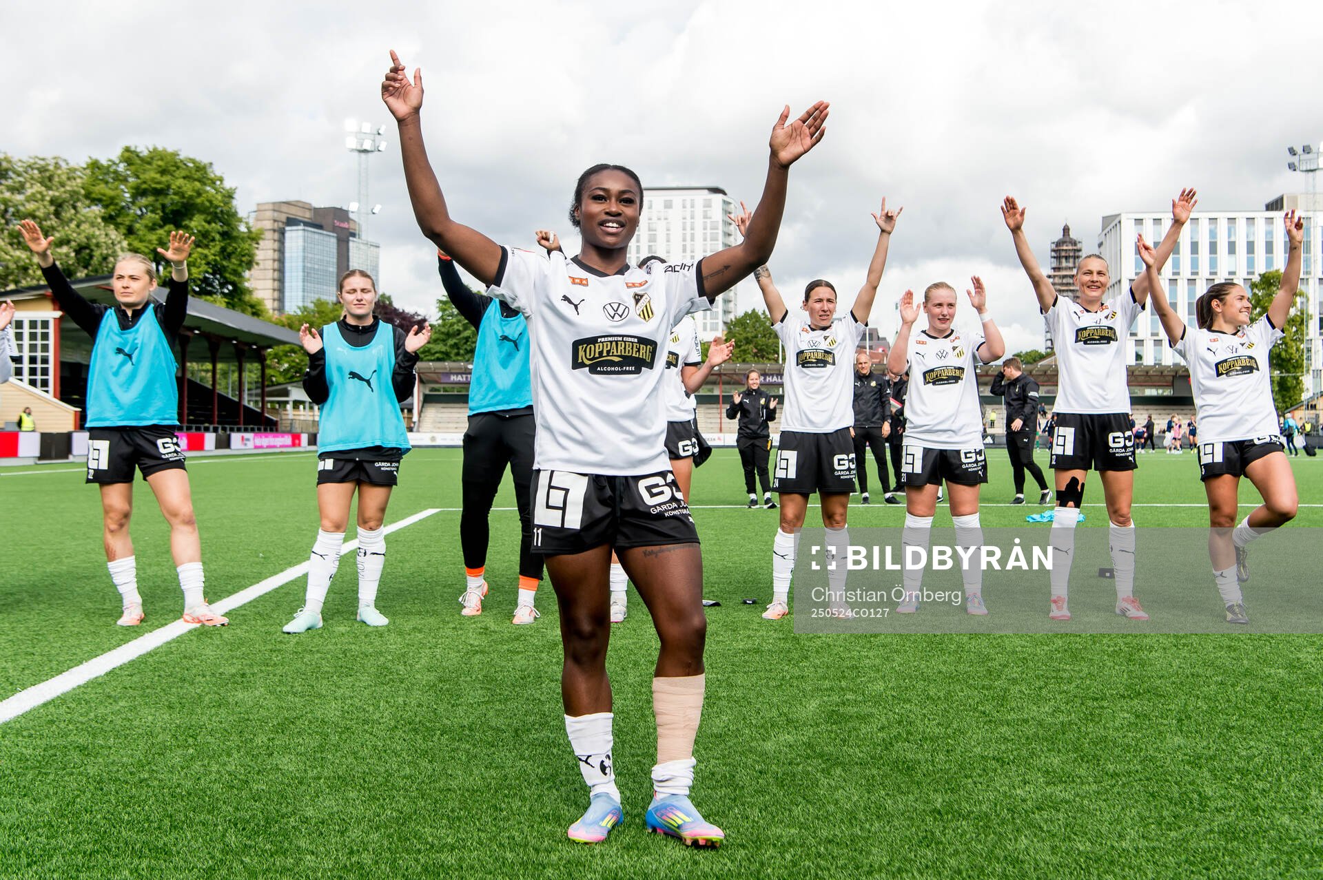 Häckens Monica Jusu Bah jublar efter fotbollsmatchen i Damallsvenskan mellan Rosengård och Häcken den 24 maj 2025 i Malmö. 