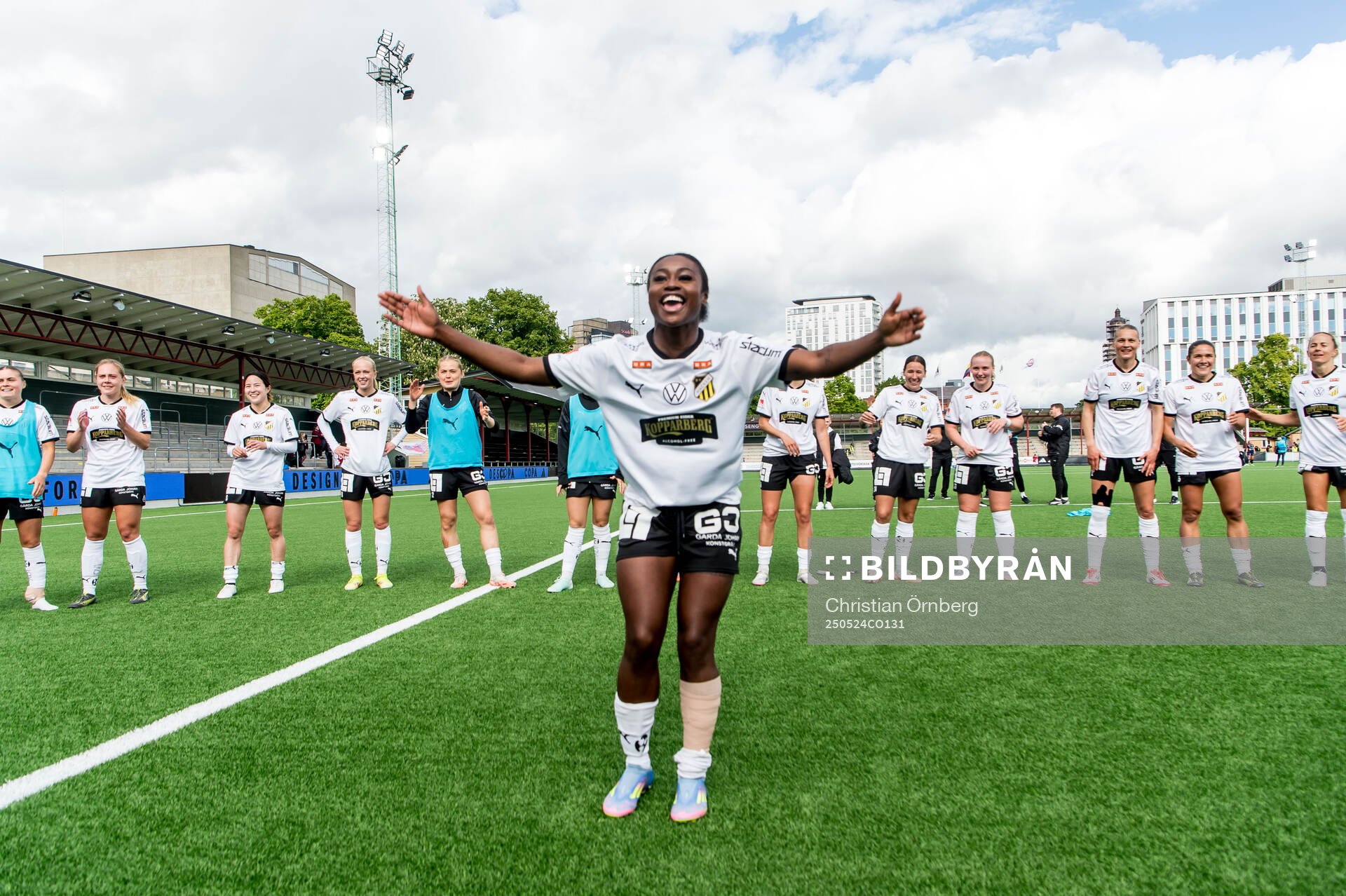 Häckens Monica Jusu Bah jublar efter fotbollsmatchen i Damallsvenskan mellan Rosengård och Häcken den 24 maj 2025 i Malmö. 