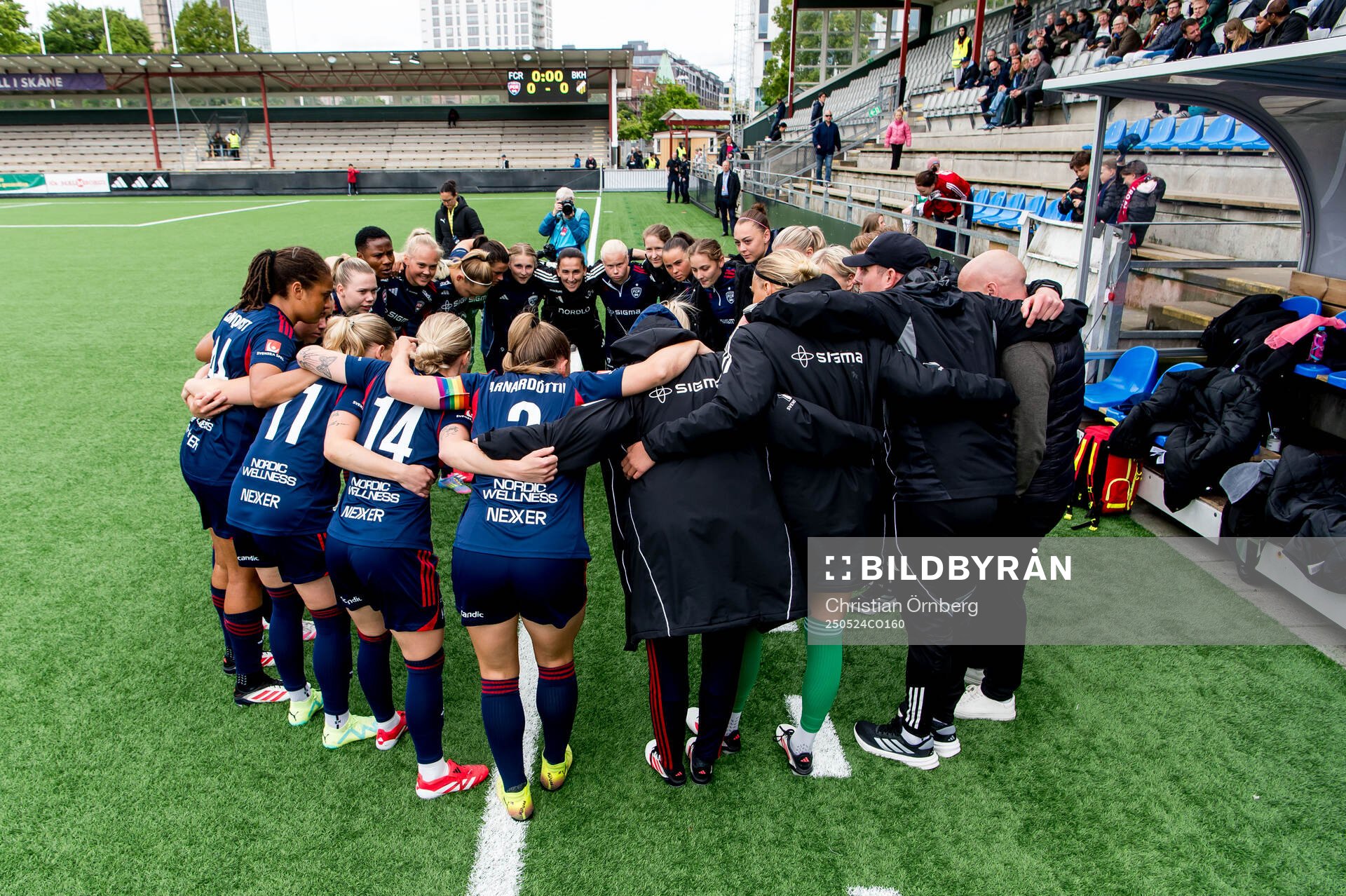 Rosengårds spelare inför fotbollsmatchen i Damallsvenskan mellan Rosengård och Häcken den 24 maj 2025 i Malmö. 