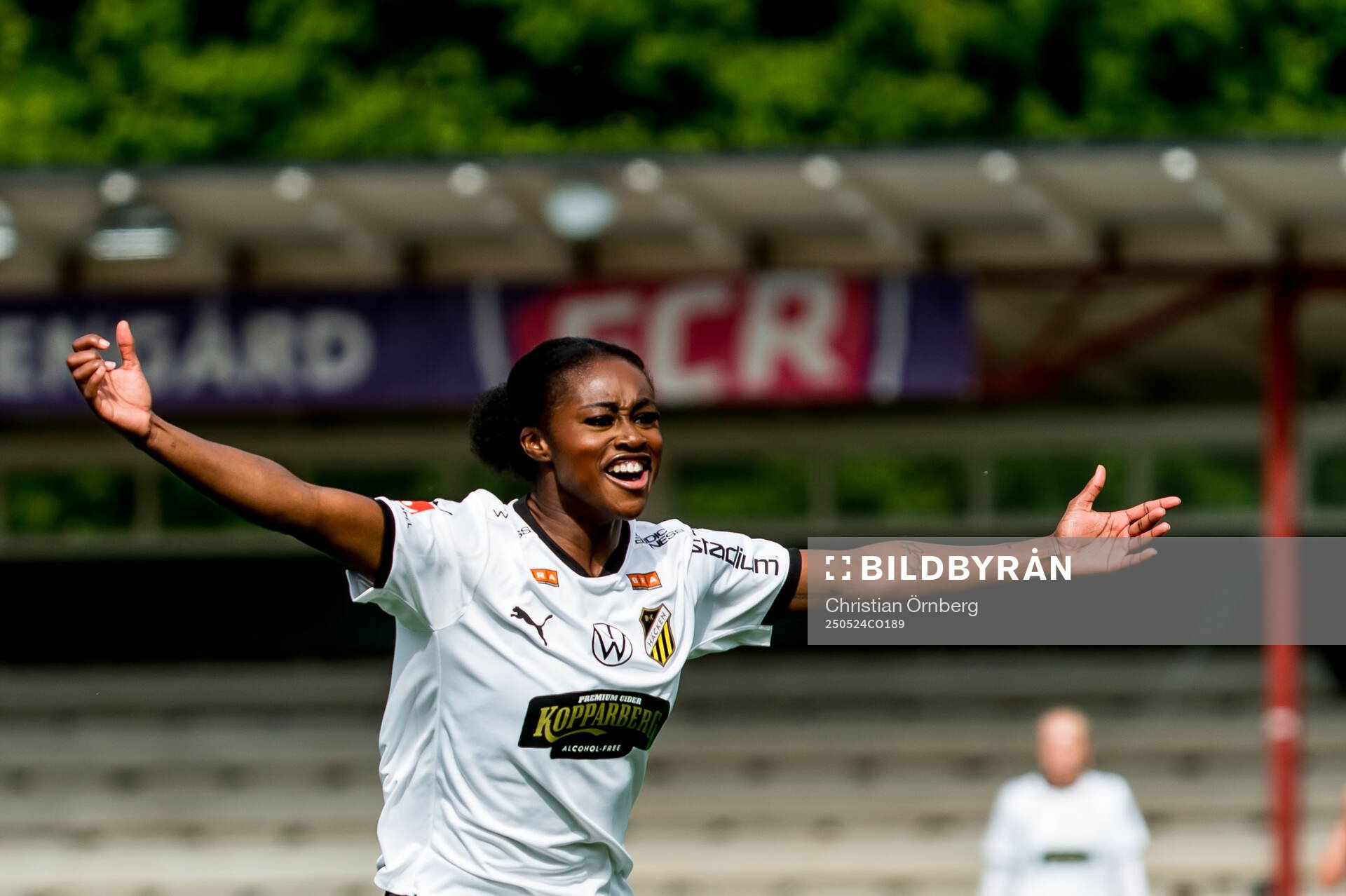 Häckens Monica Jusu Bah jublar efter 0-1 under fotbollsmatchen i Damallsvenskan mellan Rosengård och Häcken den 24 maj 2025 i Malmö.