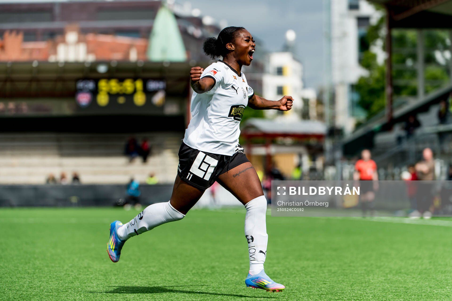 Häckens Monica Jusu Bah jublar efter 0-1 under fotbollsmatchen i Damallsvenskan mellan Rosengård och Häcken den 24 maj 2025 i Malmö.
