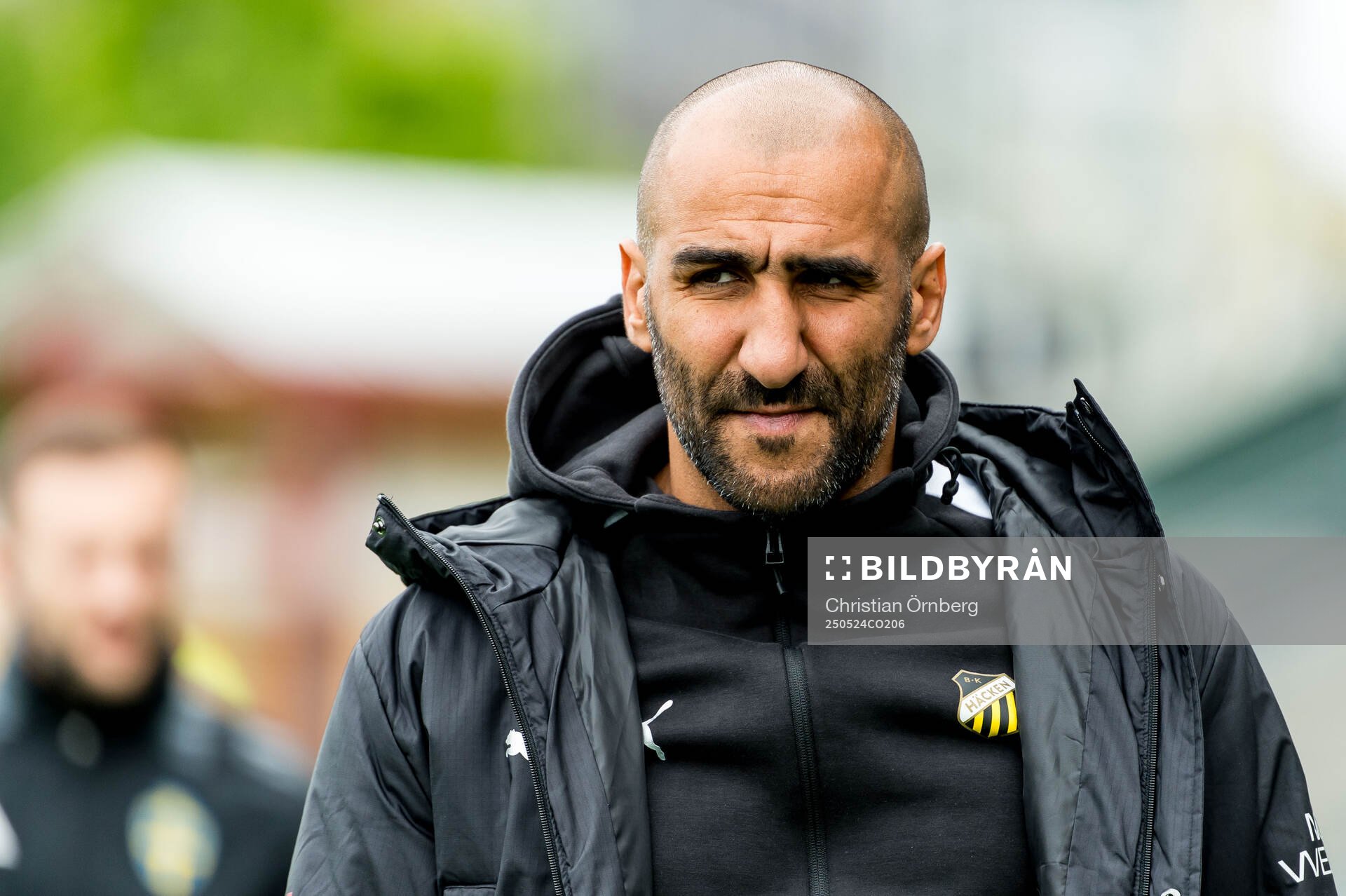 Häckens tränare Mak Lind under fotbollsmatchen i Damallsvenskan mellan Rosengård och Häcken den 24 maj 2025 i Malmö. 