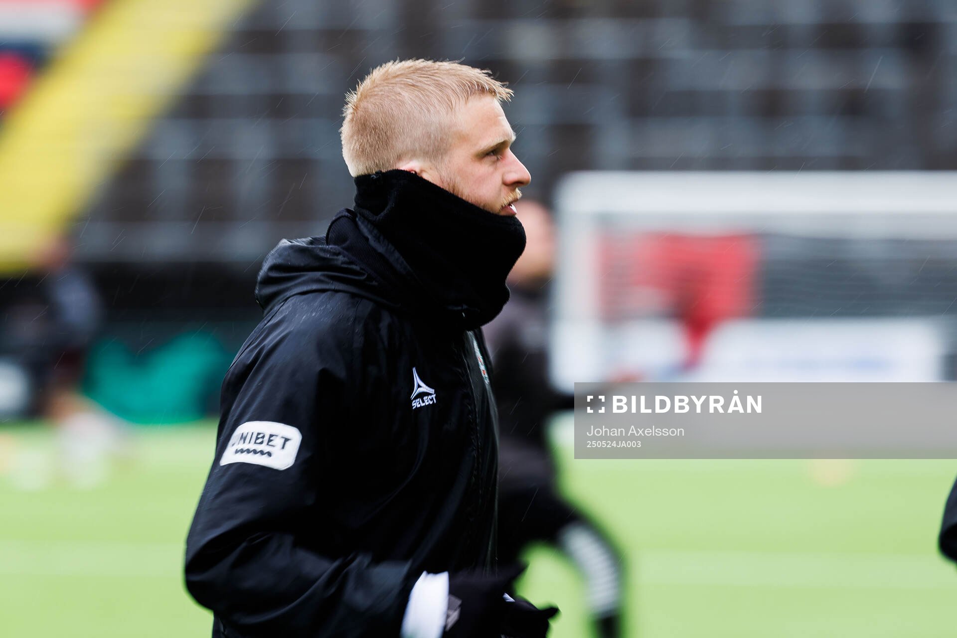 Örebros Karl Holmberg inför fotbollsmatchen i Superettan mellan Östersund och Örebro den 24 maj 2025 i Östersund. 