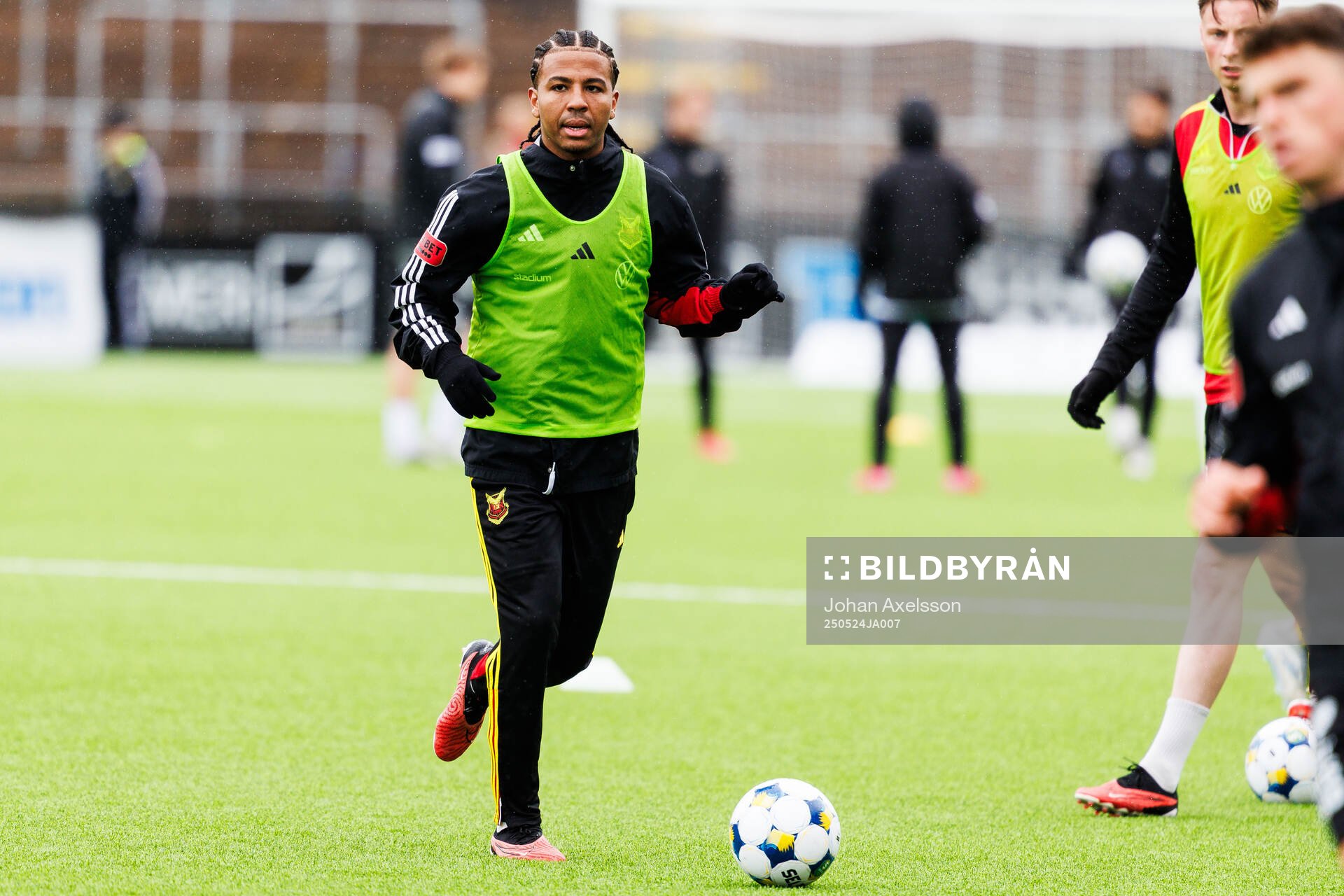 Östersunds Nebiyou Perry inför fotbollsmatchen i Superettan mellan Östersund och Örebro den 24 maj 2025 i Östersund. 