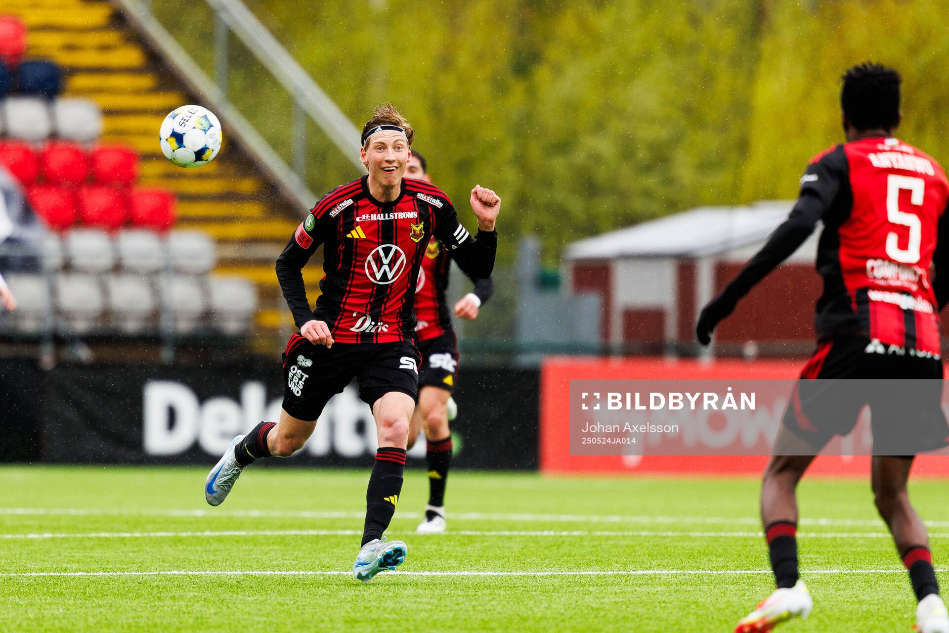 Östersunds Albin Sporrong under fotbollsmatchen i Superettan mellan Östersund och Örebro den 24 maj 2025 i Östersund. 