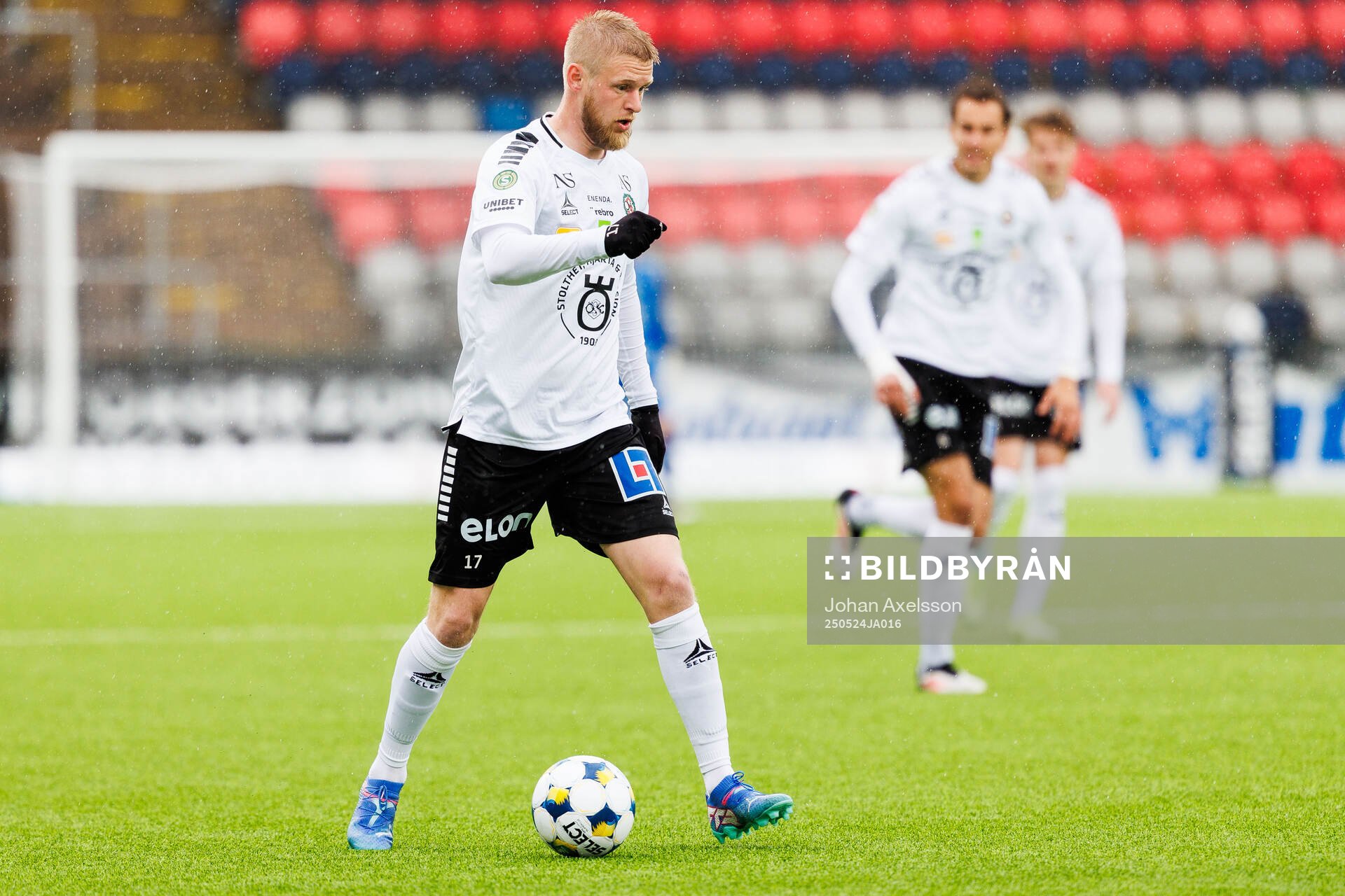 Örebros Karl Holmberg under fotbollsmatchen i Superettan mellan Östersund och Örebro den 24 maj 2025 i Östersund. 