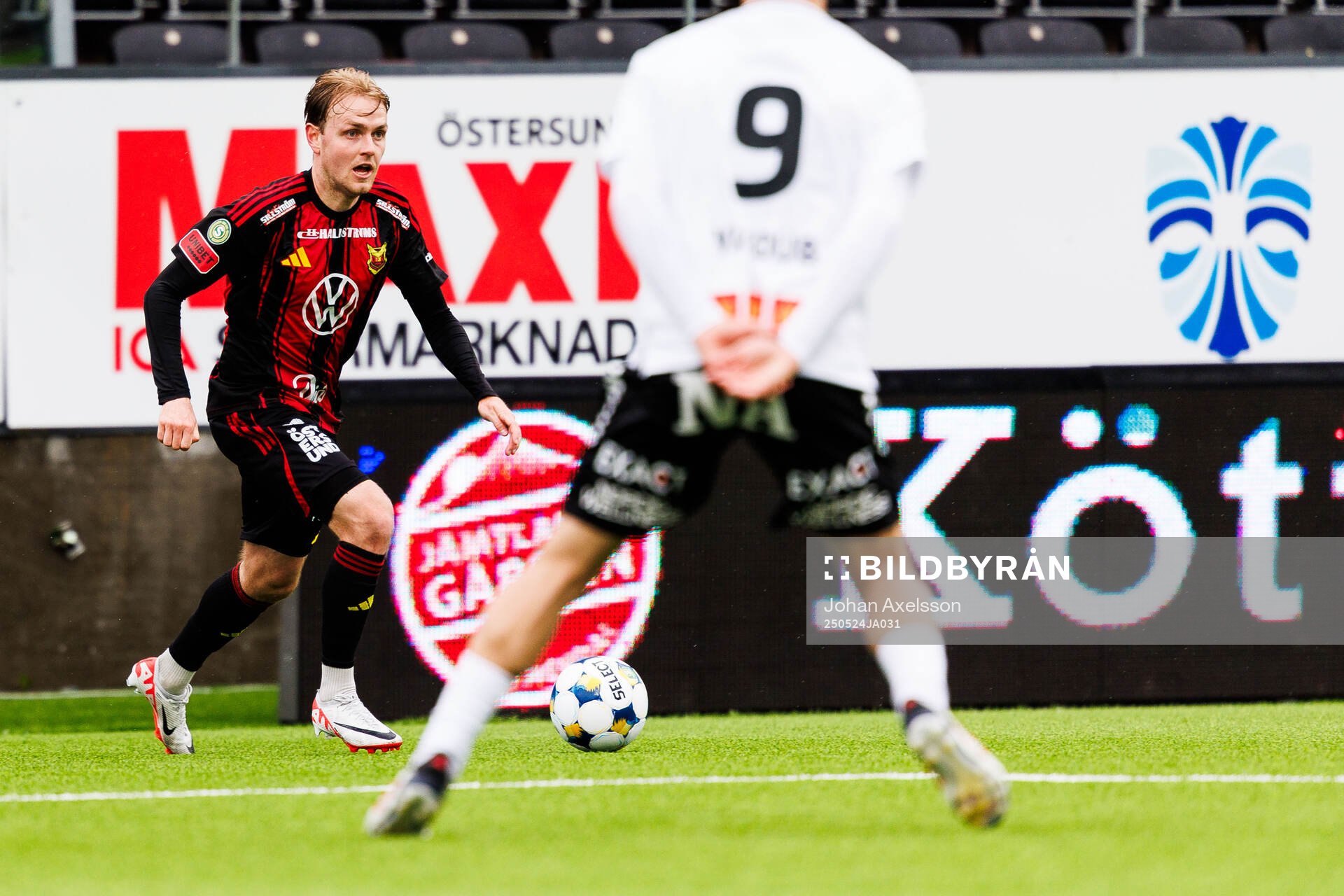 Östersunds Simon Marklund under fotbollsmatchen i Superettan mellan Östersund och Örebro den 24 maj 2025 i Östersund. 