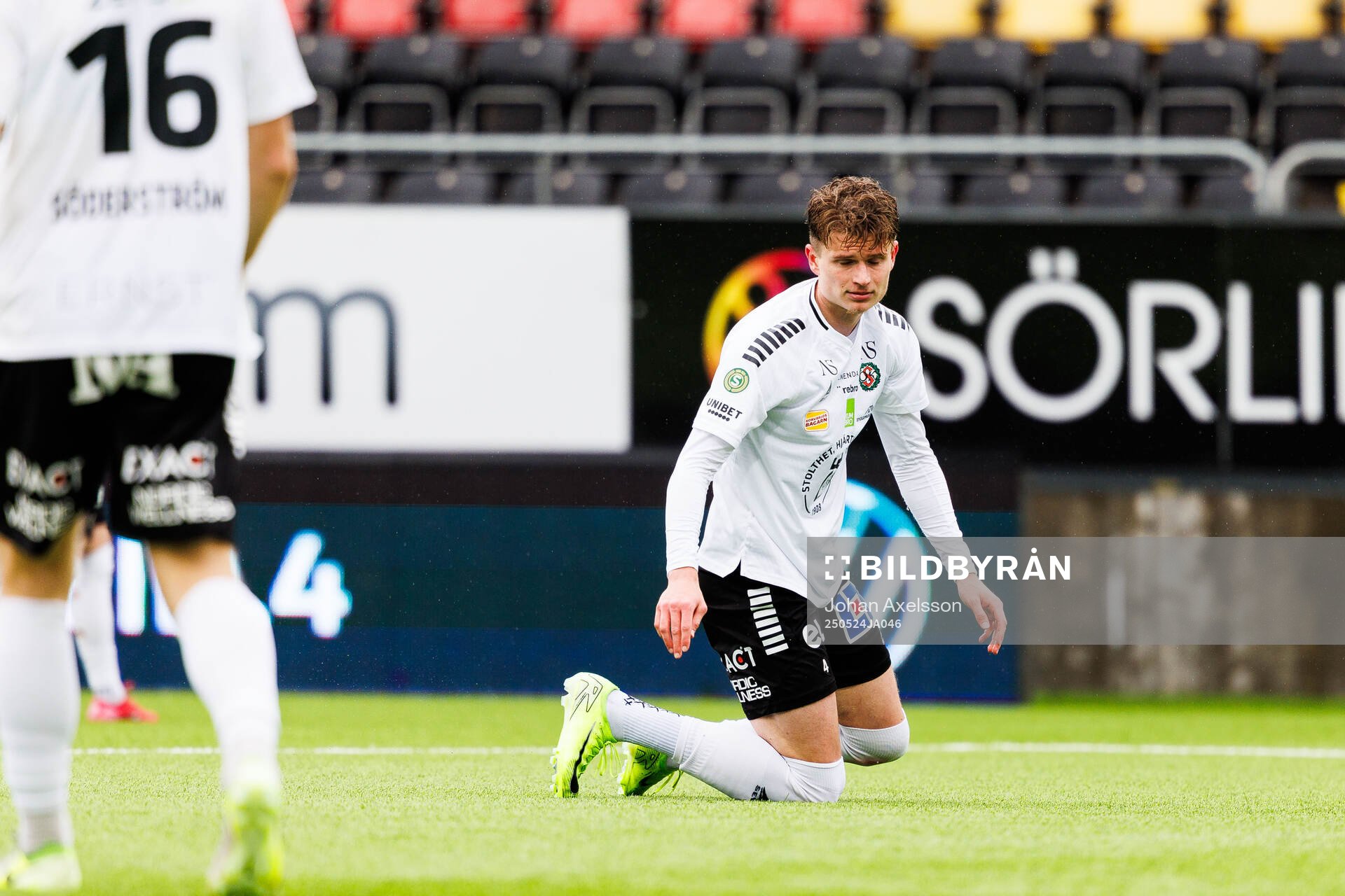 Örebros Erik McCue deppar