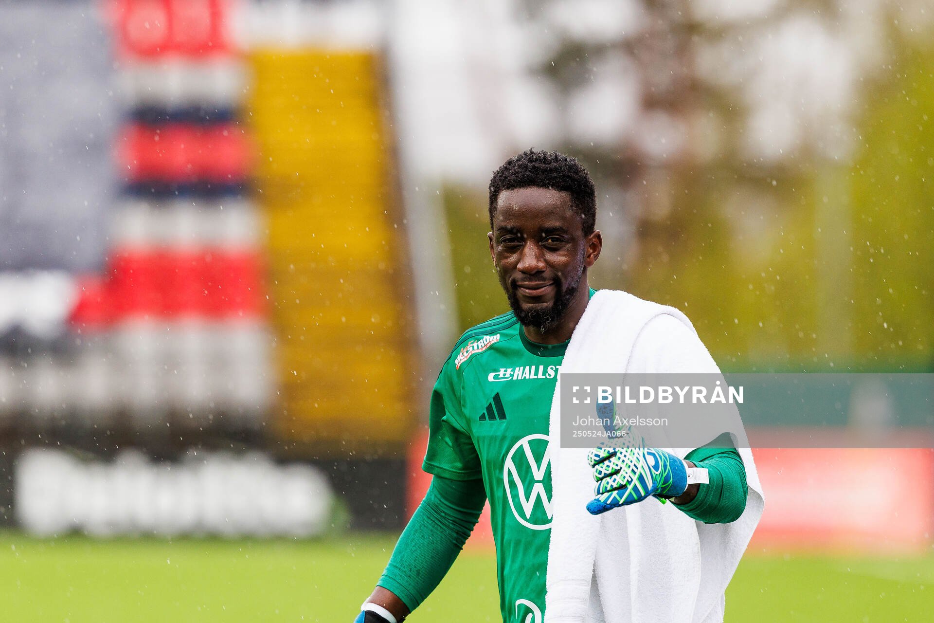 Östersunds Arnold Otieno jublar