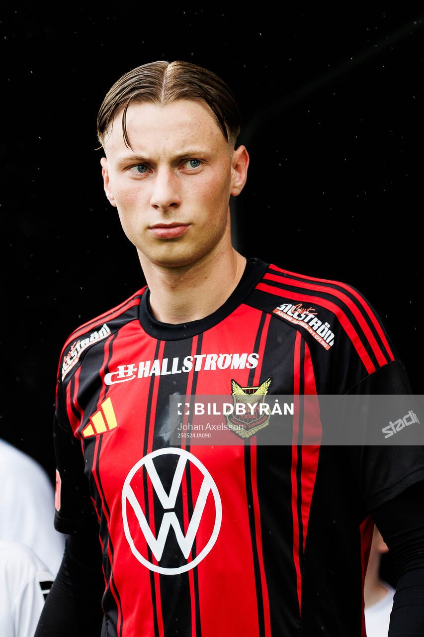 Östersunds Philip Bonde  under fotbollsmatchen i Superettan mellan Östersund och Örebro den 24 maj 2025 i Östersund. 