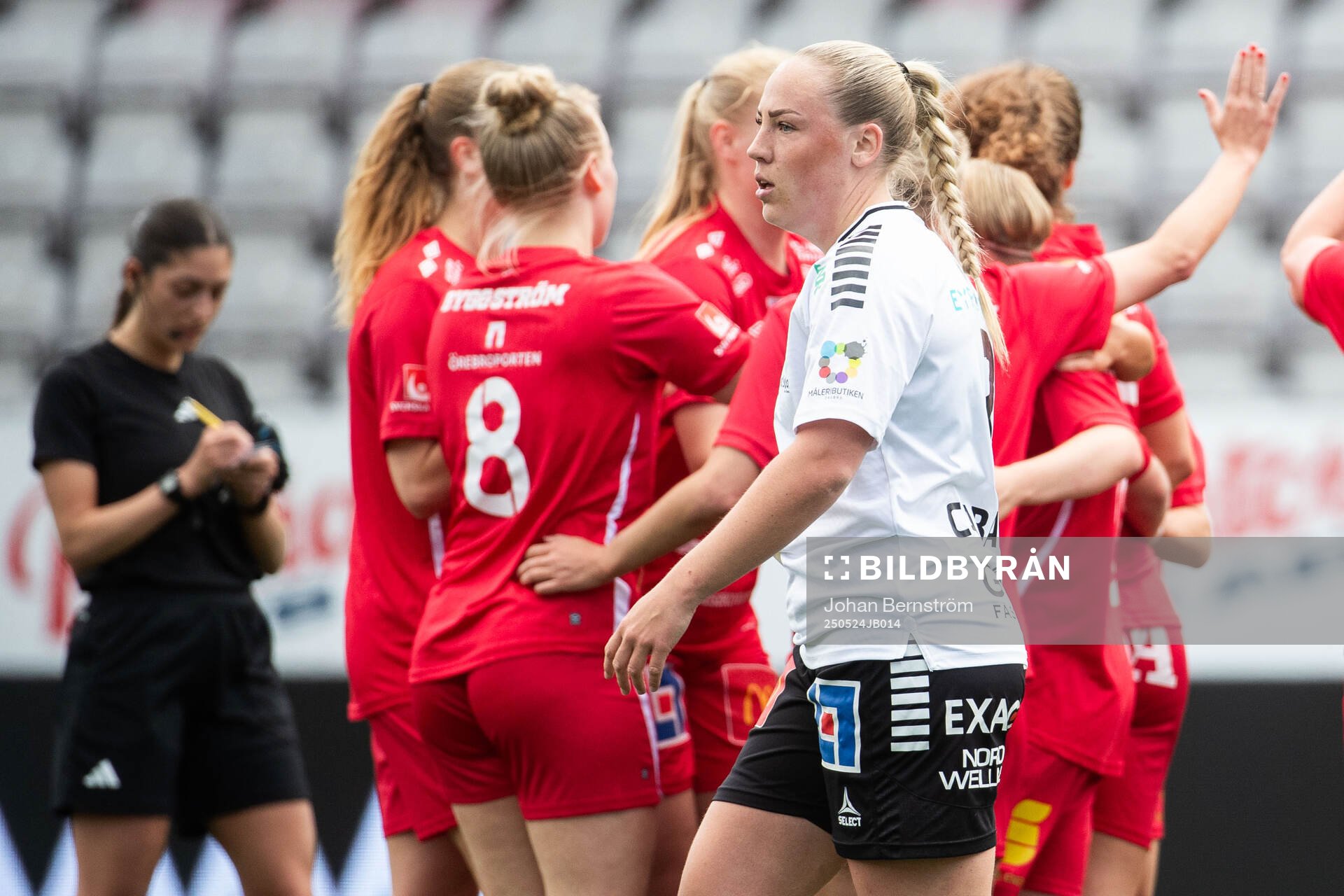 Örebro SKs Ebba Cabander deppar efter 2-0 under fotbollsmatchen i Elitettan mellan KIF Örebro och Örebro SK den 24 maj 2025 i Örebro. 