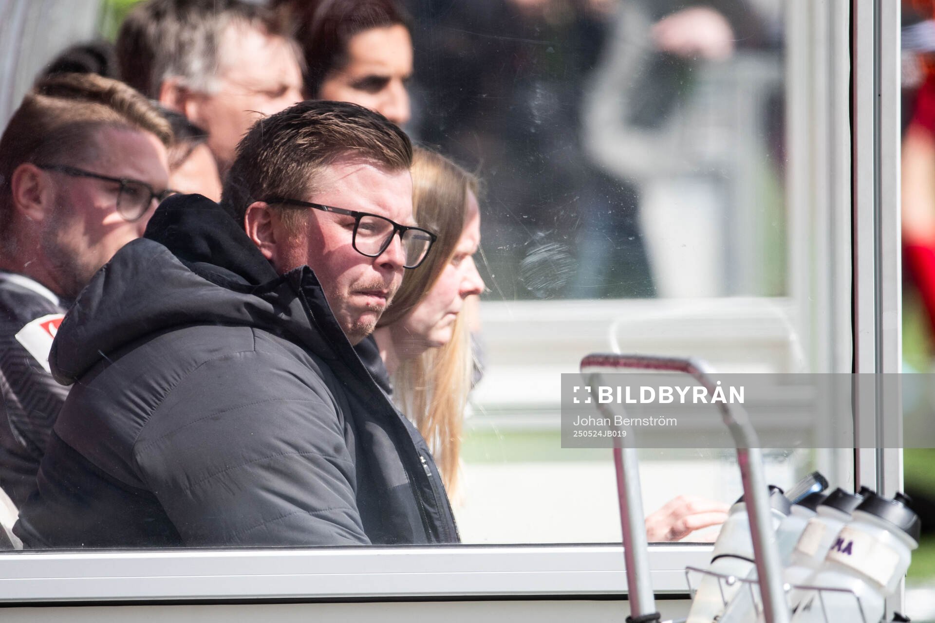 Örebro SKs huvudtränare Dennis Gabrielsson under fotbollsmatchen i Elitettan mellan KIF Örebro och Örebro SK den 24 maj 2025 i Örebro. 