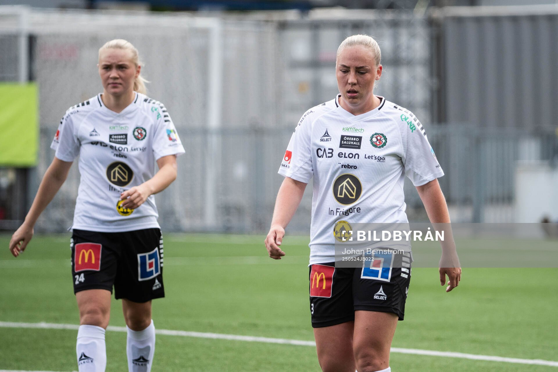 Örebro SKs Selma Rajakangas och Ebba Cabander deppar