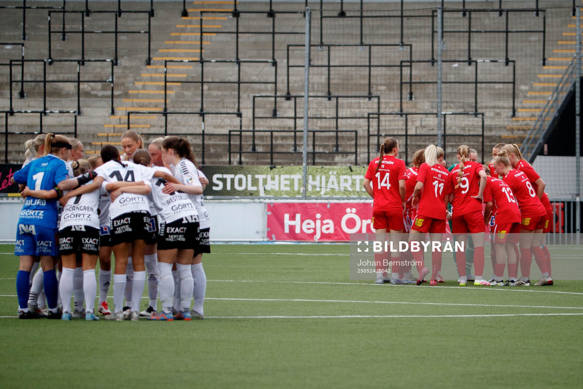 Örebro SKs och KIF Örebros startelvor inför fotbollsmatchen i Elitettan mellan KIF Örebro och Örebro SK den 24 maj 2025 i Örebro. 