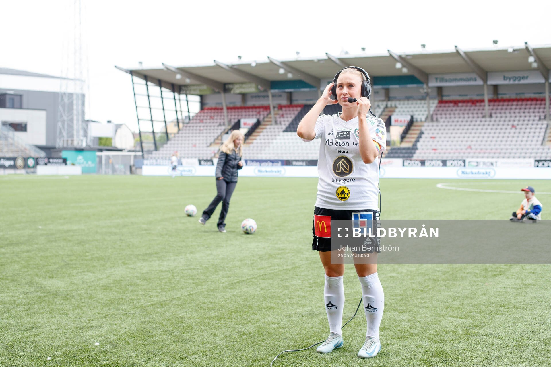 Örebro SKs Nora Törngren intervjuas efter fotbollsmatchen i Elitettan mellan KIF Örebro och Örebro SK den 24 maj 2025 i Örebro. 