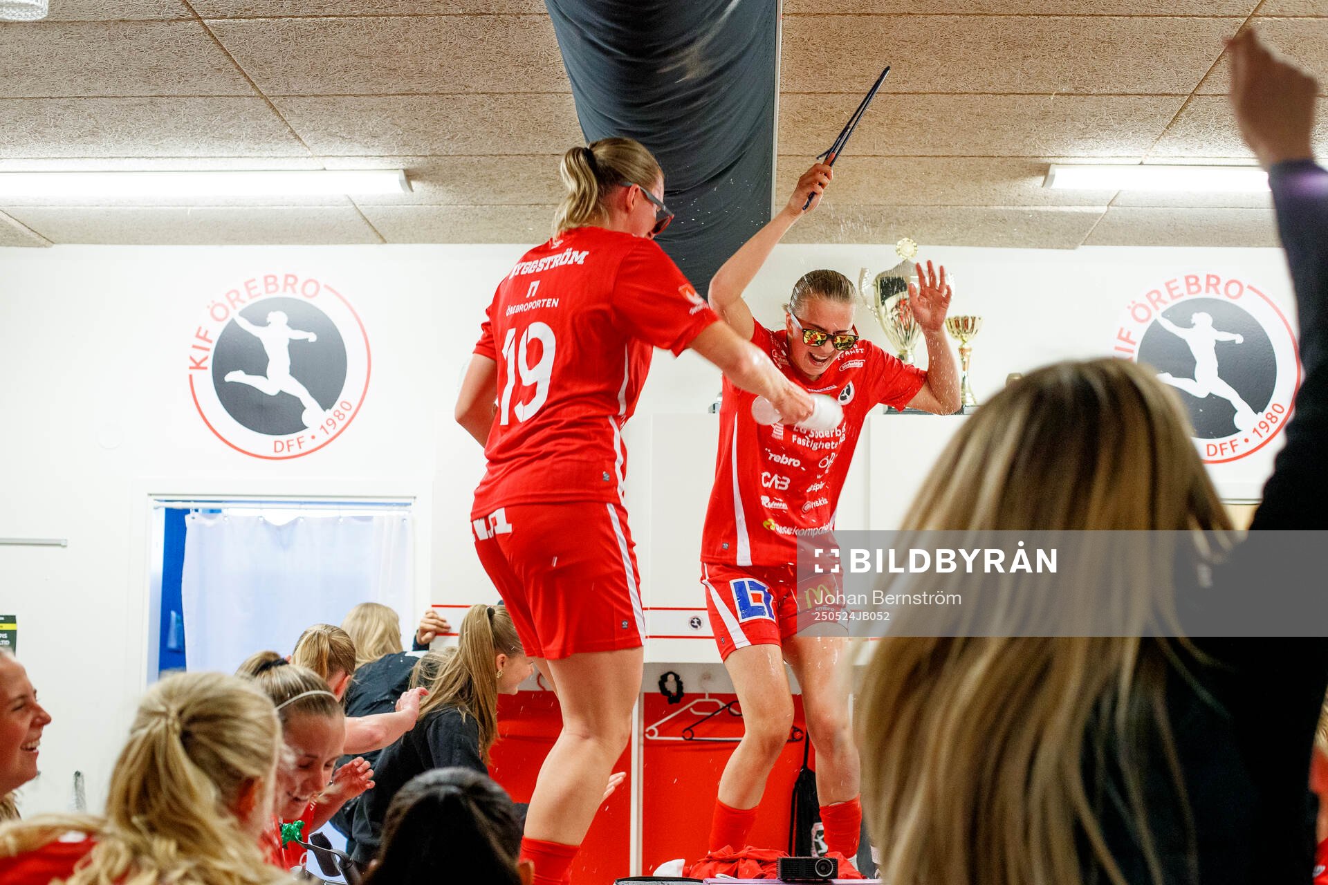KIF Örebros Maja Alvin och Helene Gross-Benberg jublar