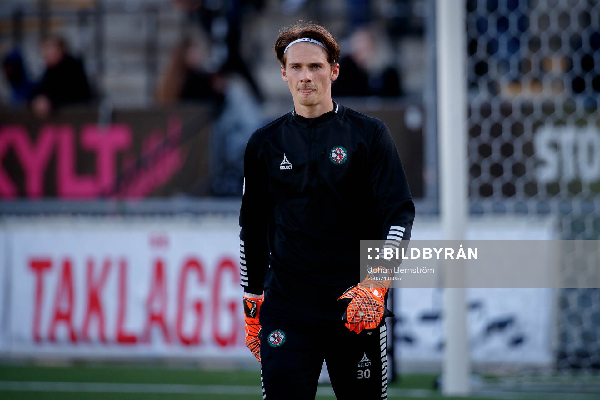 Örebros Buster Runheim inför fotbollsmatchen i Elitettan mellan KIF Örebro och Örebro SK den 24 maj 2025 i Örebro. 