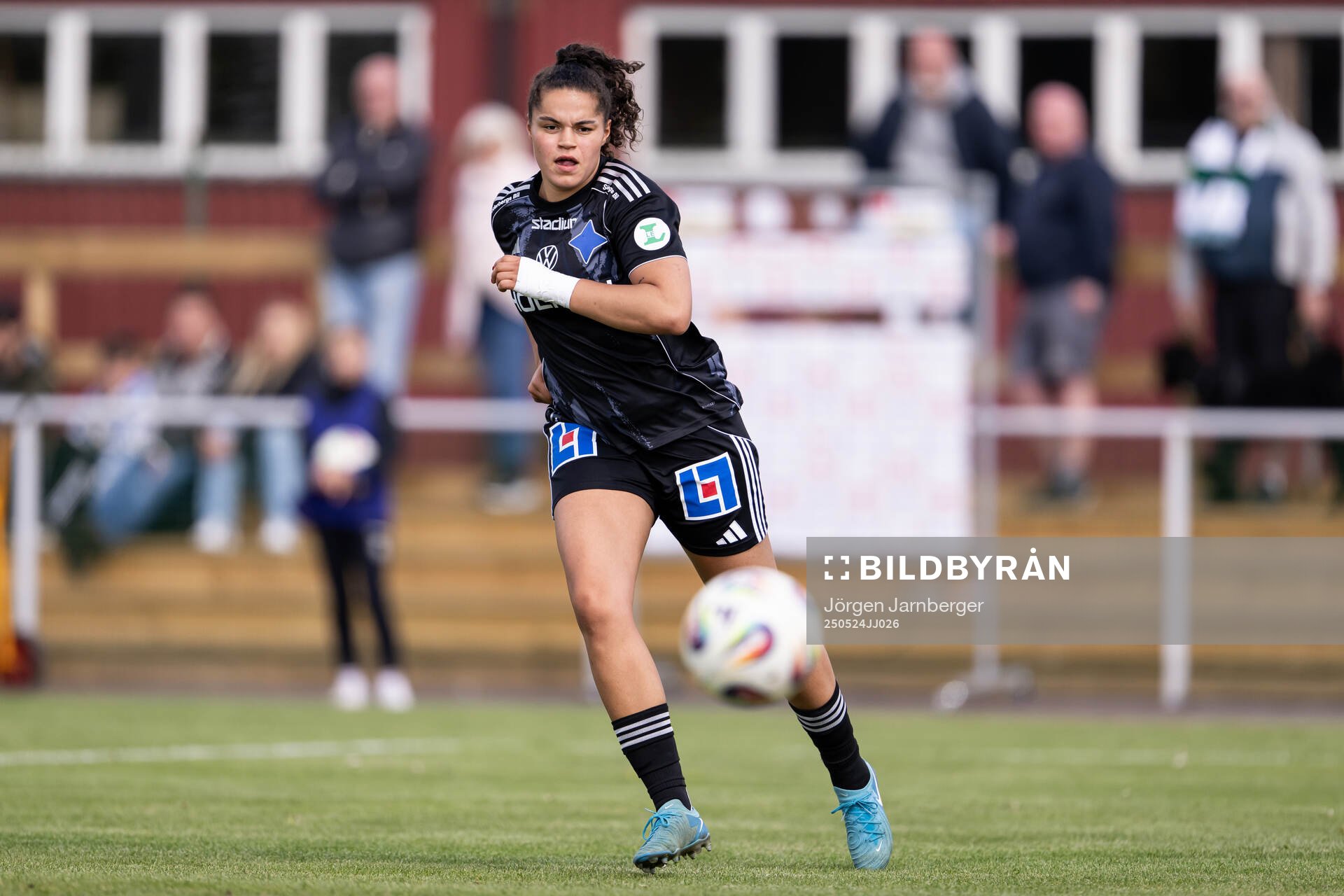 IFK Norrköpings Jada Conijnenberg under fotbollsmatchen i Damallsvenskan mellan Alingsås och IFK Norrköping den 24 maj 2025 i Alingsås.