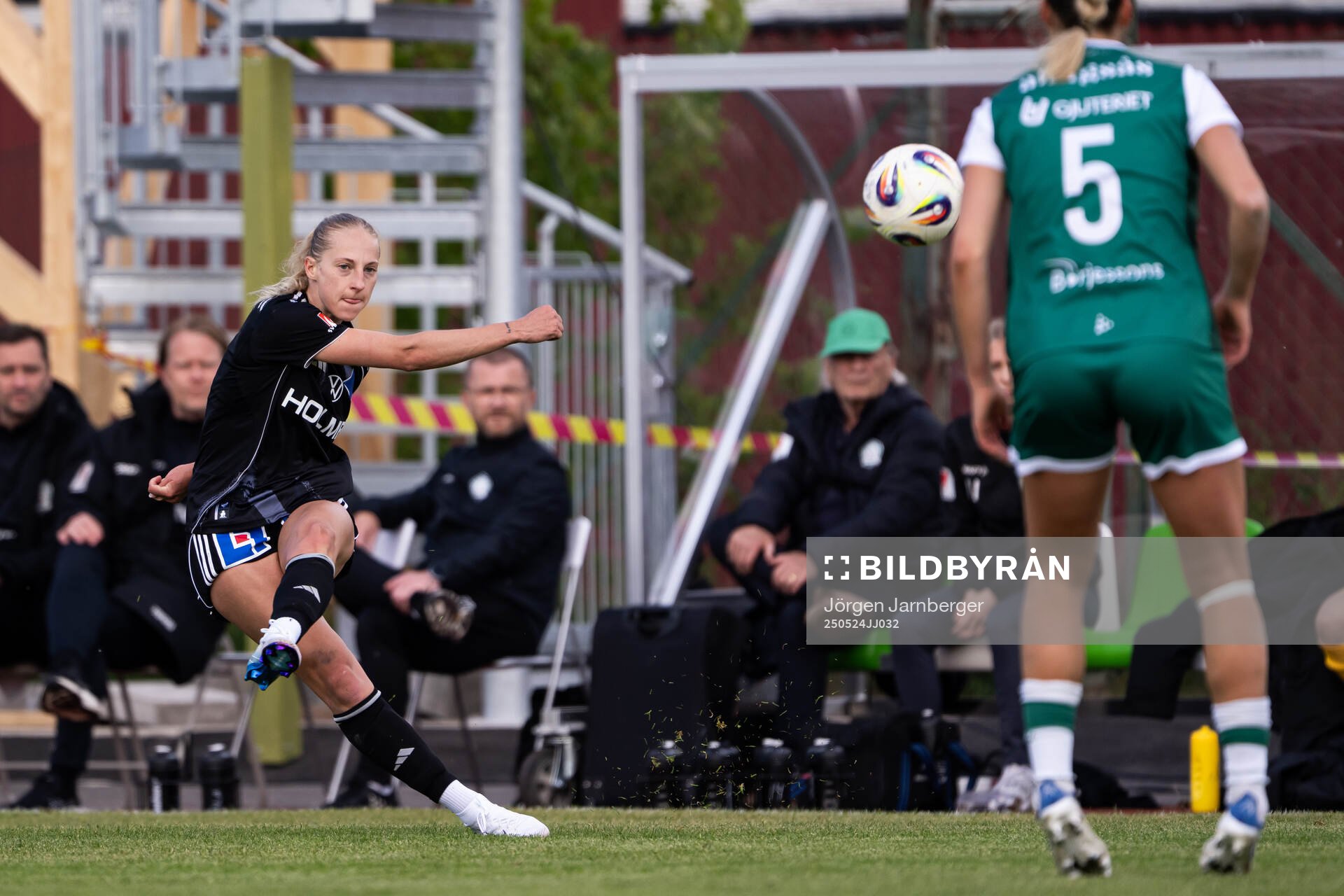 IFK Norrköpings Samantha Cary under fotbollsmatchen i Damallsvenskan mellan Alingsås och IFK Norrköping den 24 maj 2025 i Alingsås.